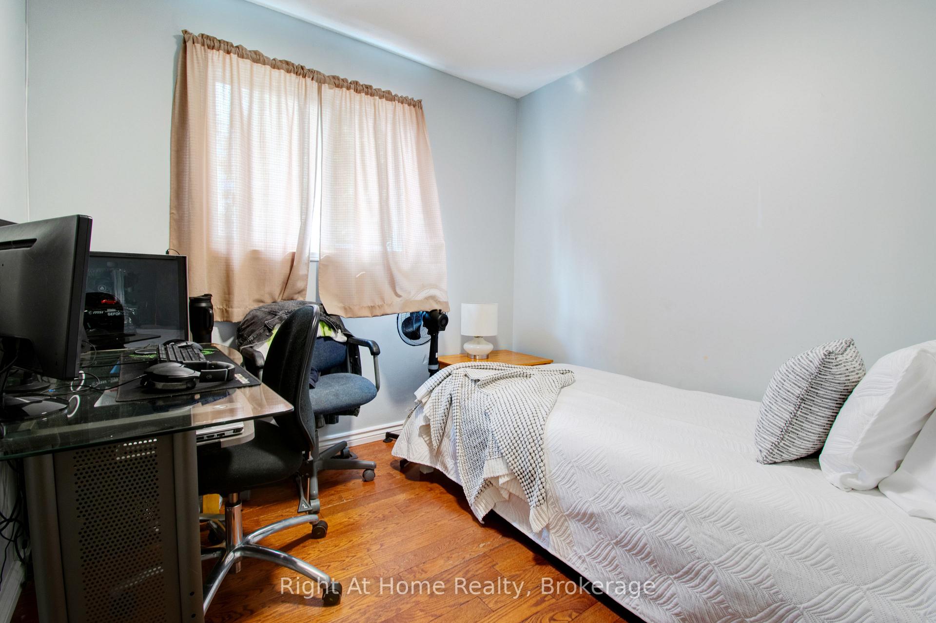 Photo 18 of 63 Martindale Crescent, Brampton, Brampton West — HOMEH