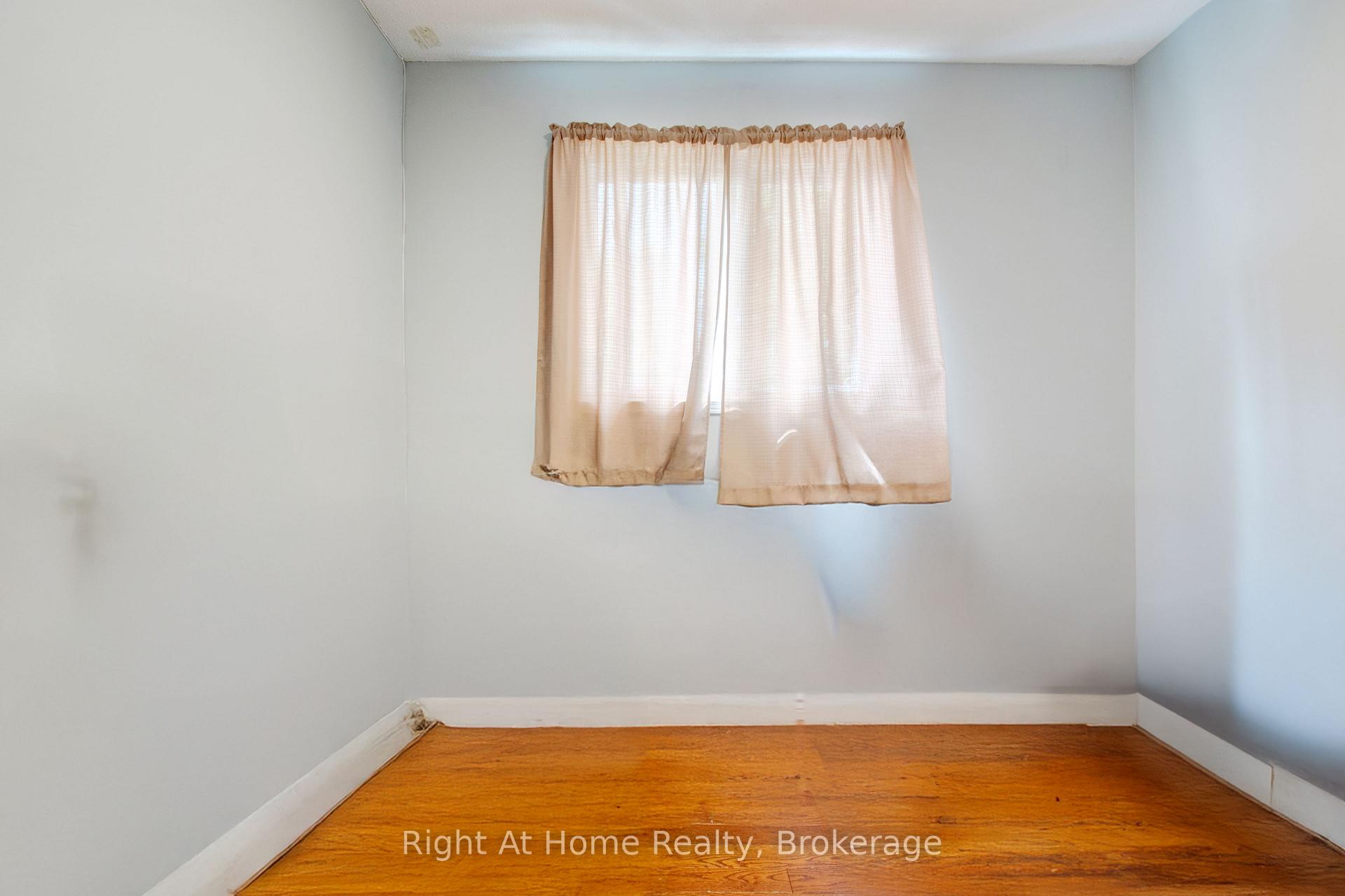 Photo 20 of 63 Martindale Crescent, Brampton, Brampton West — HOMEH