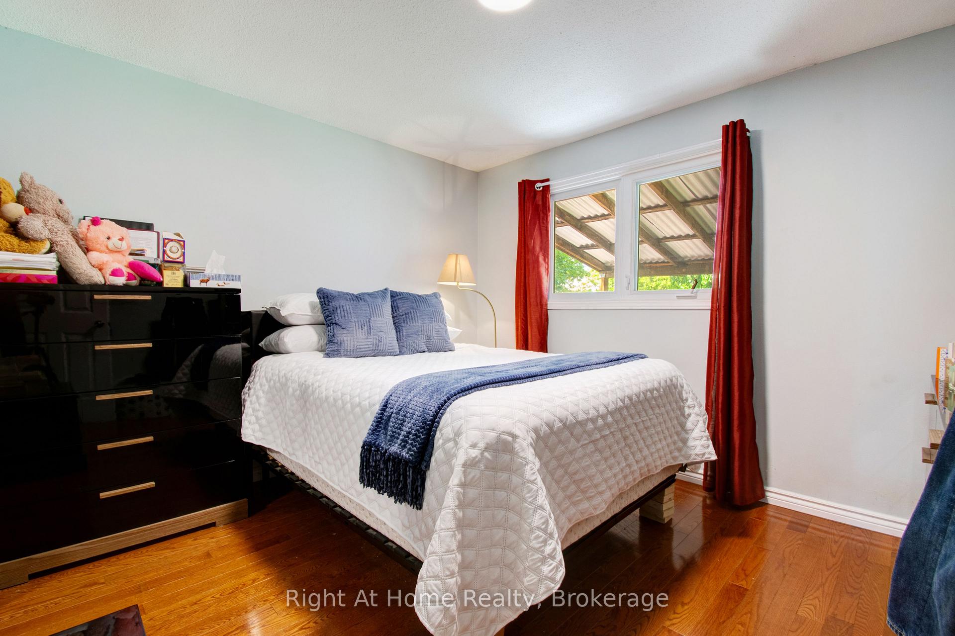 Photo 22 of 63 Martindale Crescent, Brampton, Brampton West — HOMEH