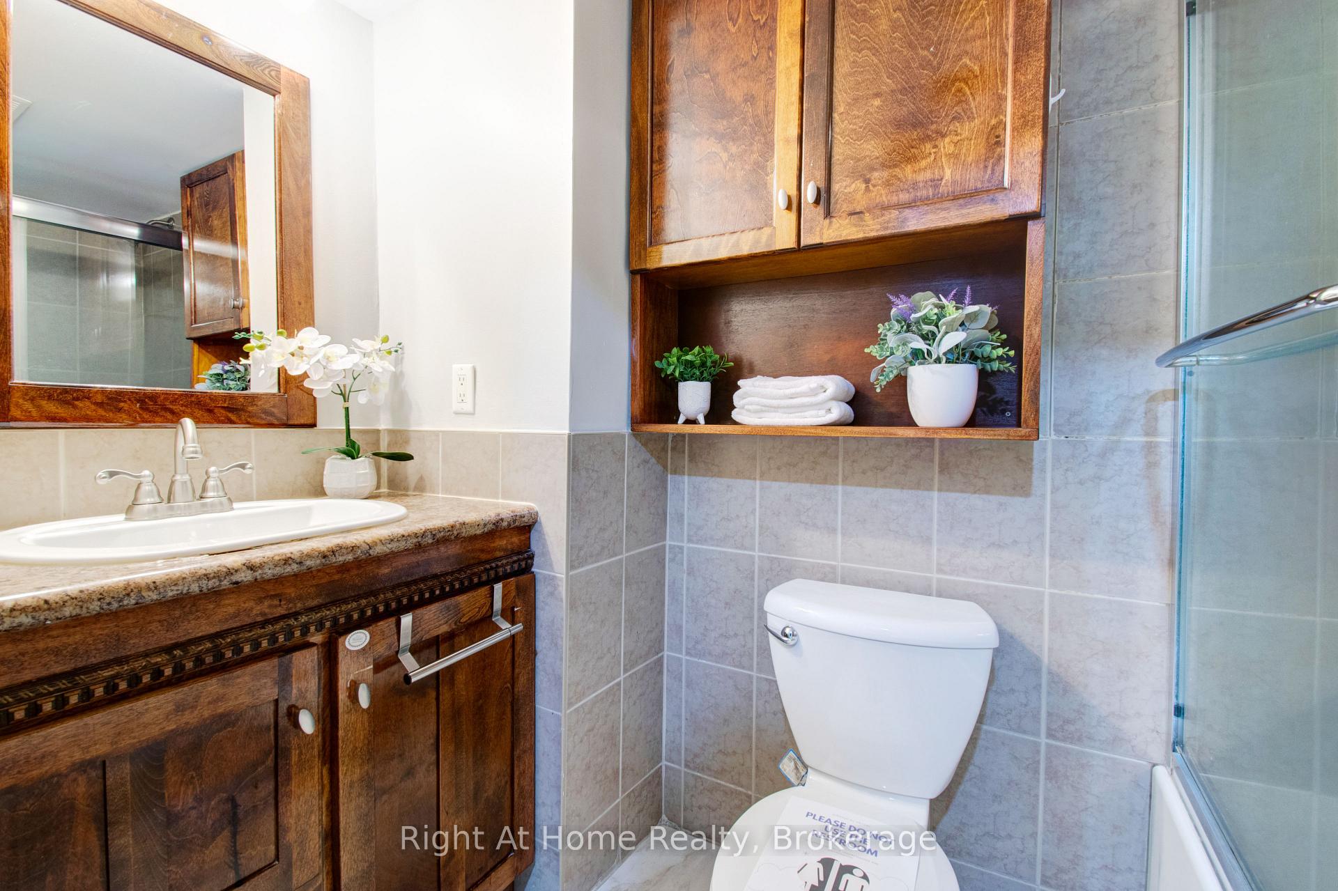 Photo 32 of 63 Martindale Crescent, Brampton, Brampton West — HOMEH