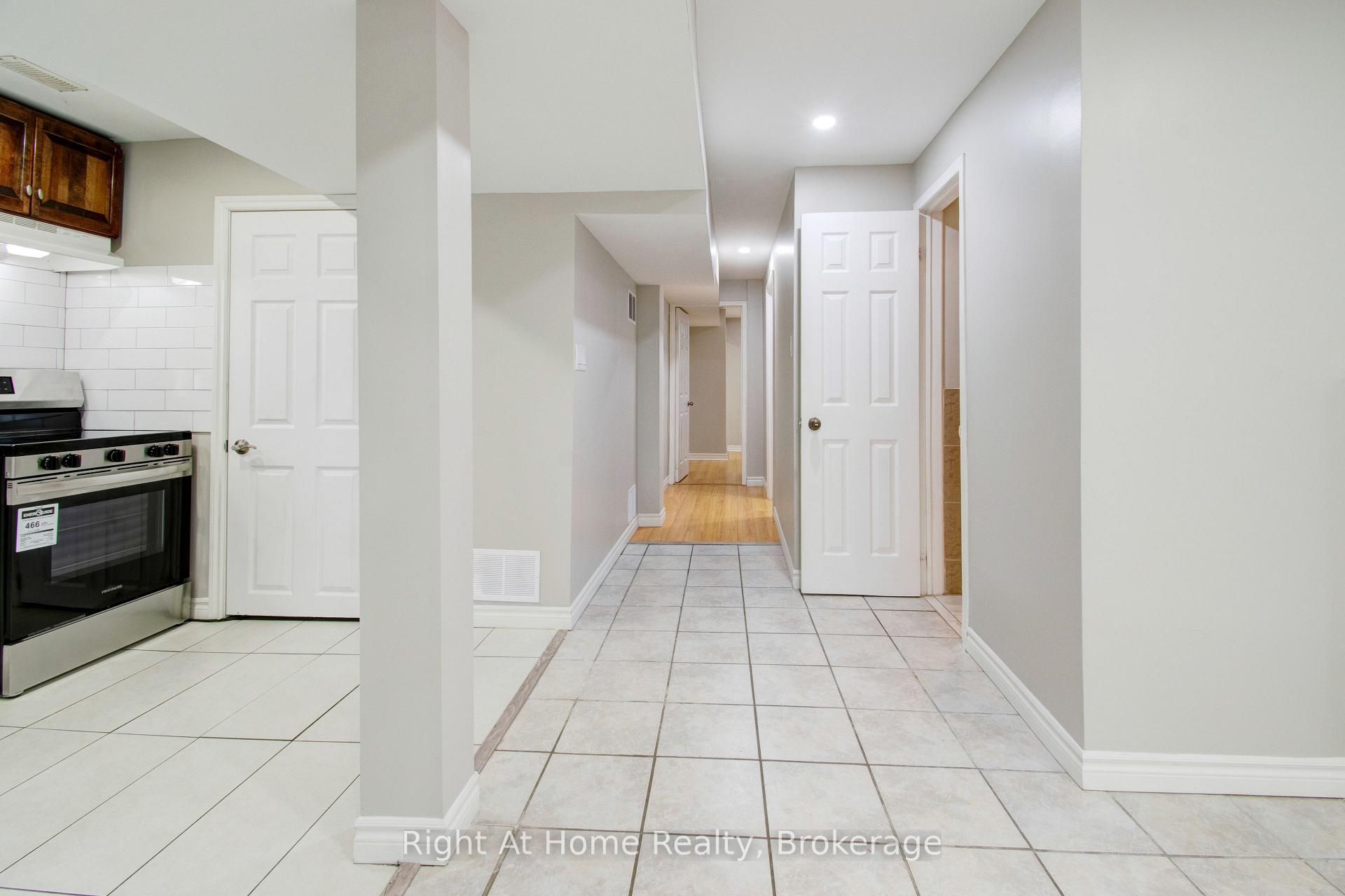 Photo 36 of 63 Martindale Crescent, Brampton, Brampton West — HOMEH