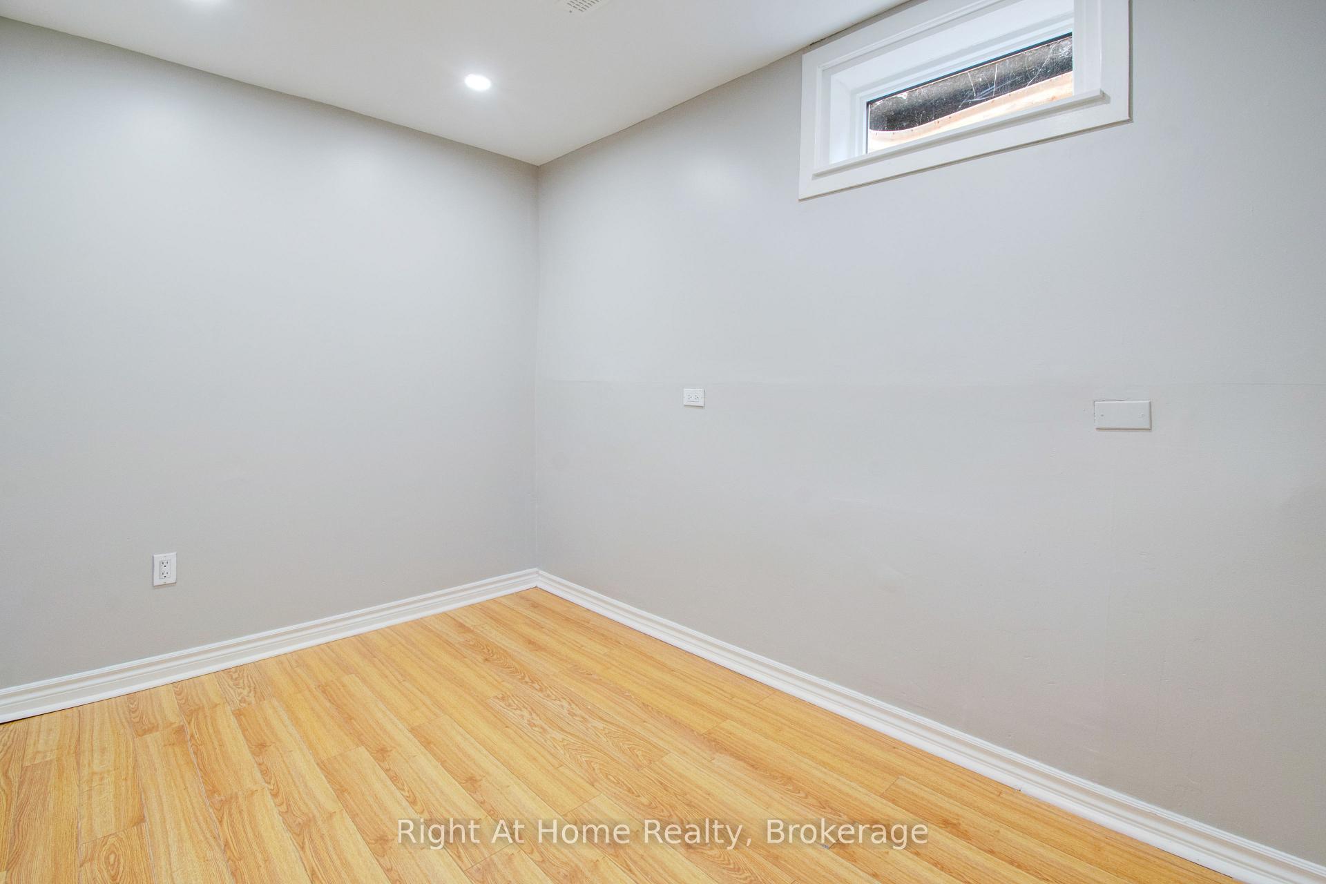 Photo 37 of 63 Martindale Crescent, Brampton, Brampton West — HOMEH