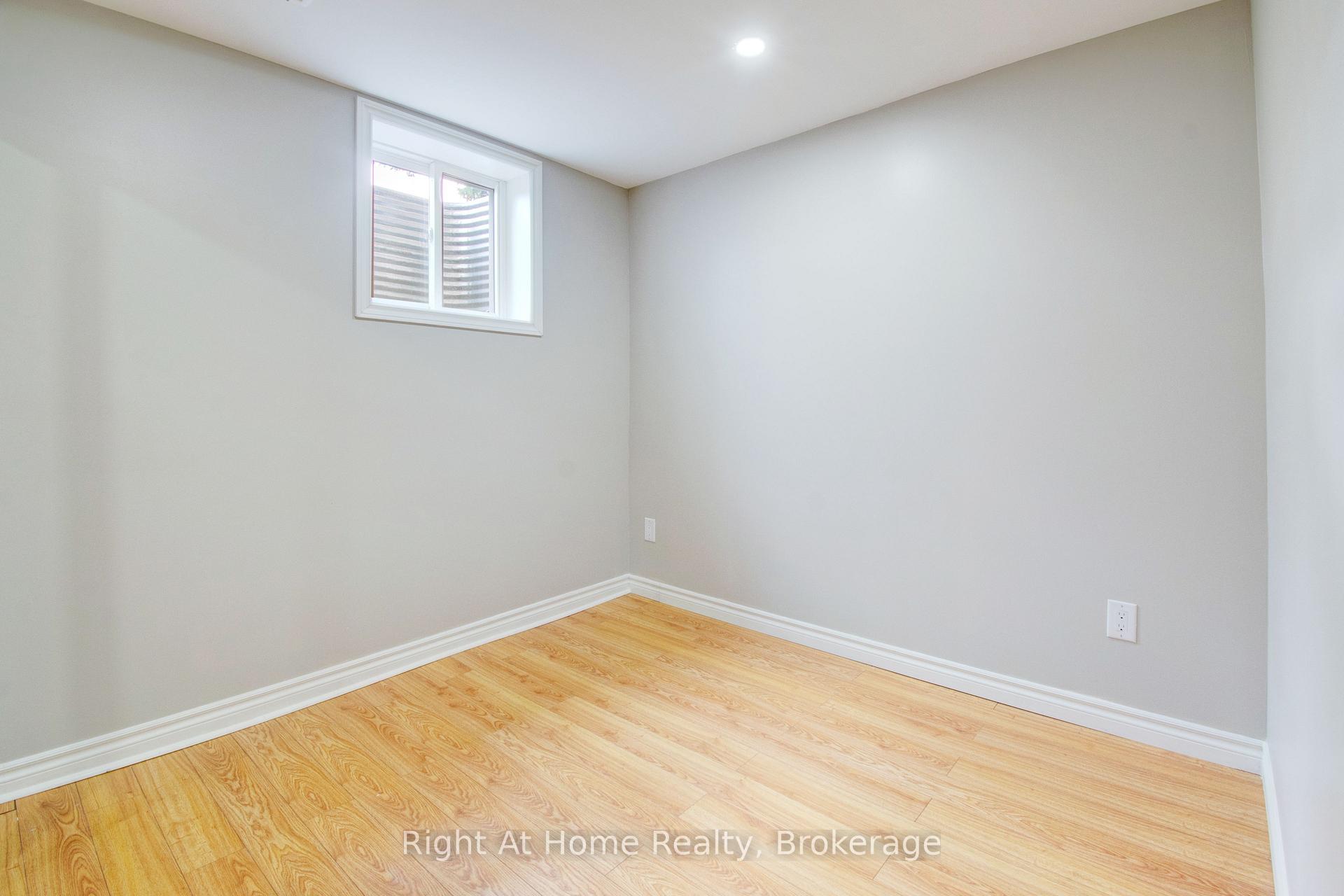 Photo 40 of 63 Martindale Crescent, Brampton, Brampton West — HOMEH