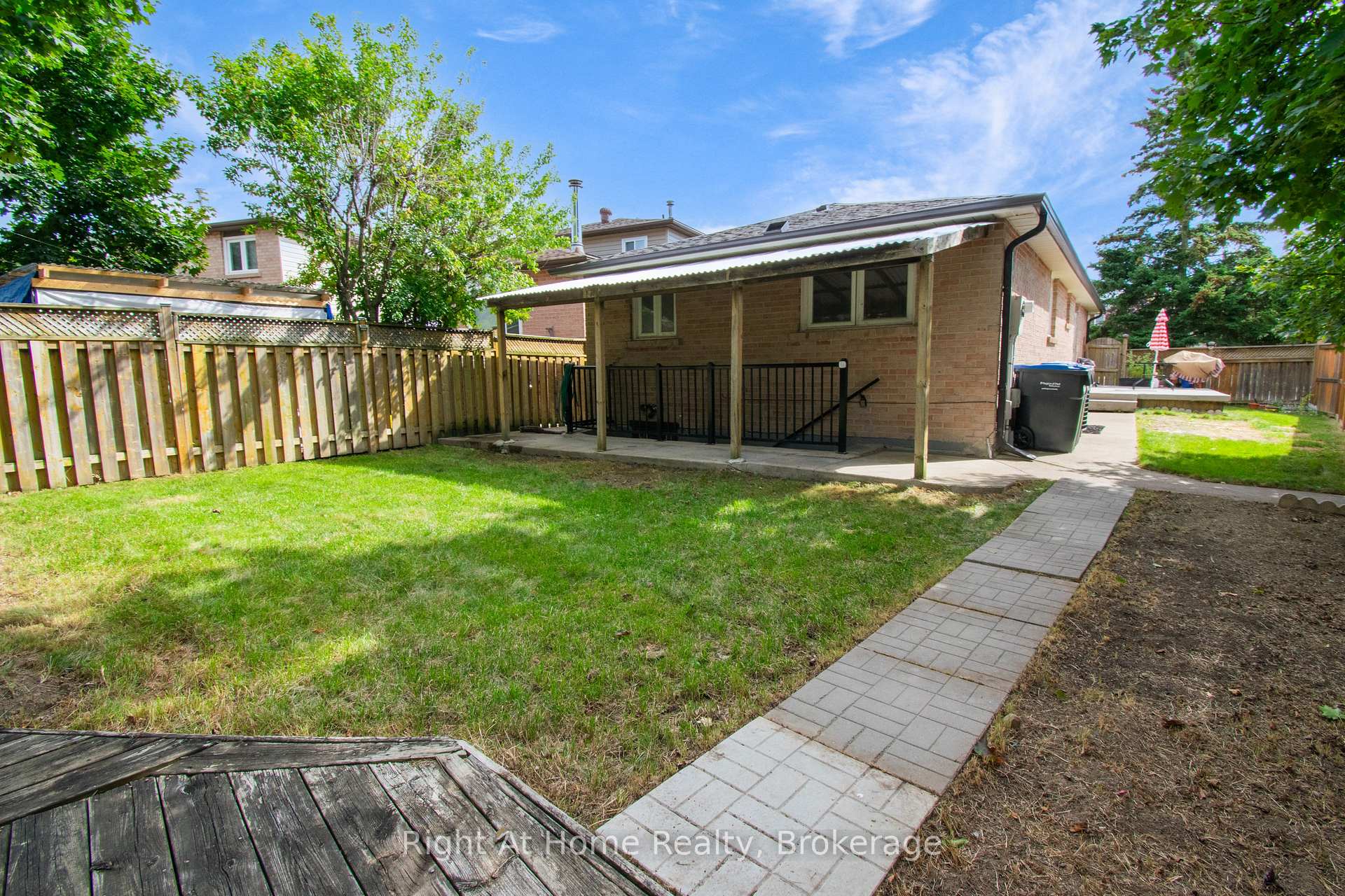 Photo 42 of 63 Martindale Crescent, Brampton, Brampton West — HOMEH