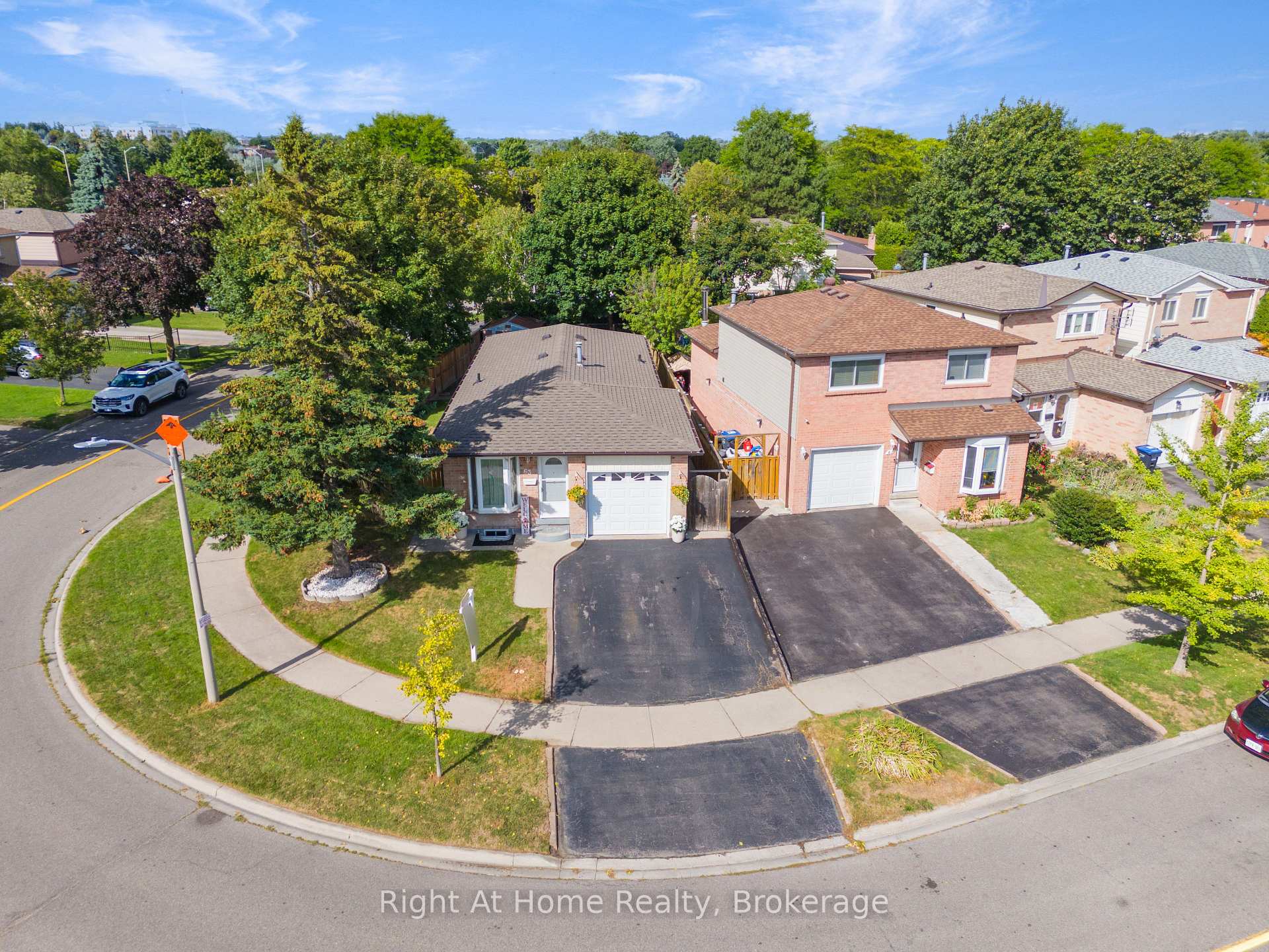Photo 45 of 63 Martindale Crescent, Brampton, Brampton West — HOMEH