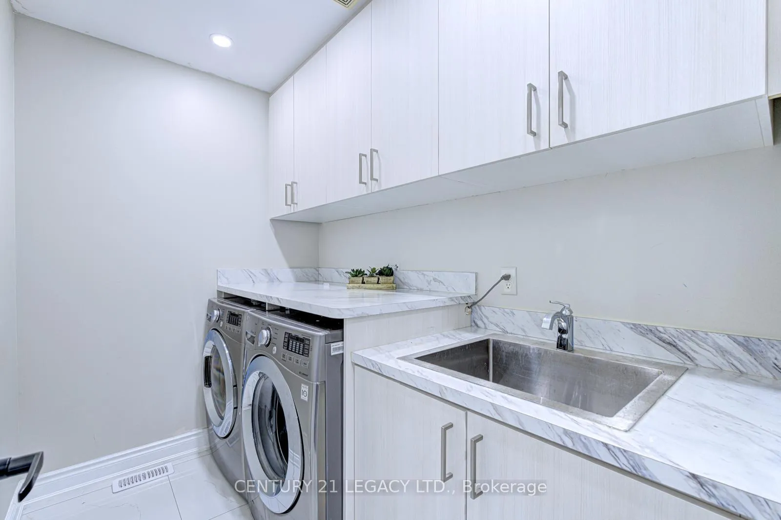 Photo 35 of 21 Serenity Lane, Brampton, Sandringham-Wellington — HOMEH