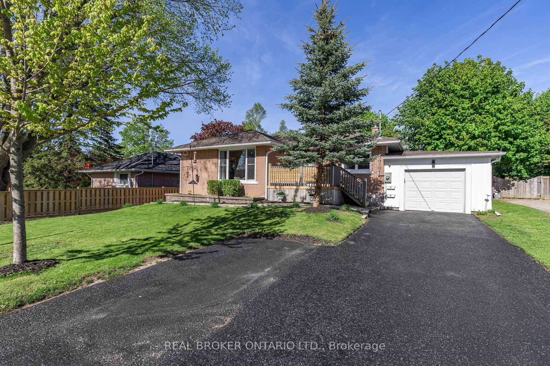 Photo 2 of 90 Johnson Street, Barrie, Codrington — HOMEH