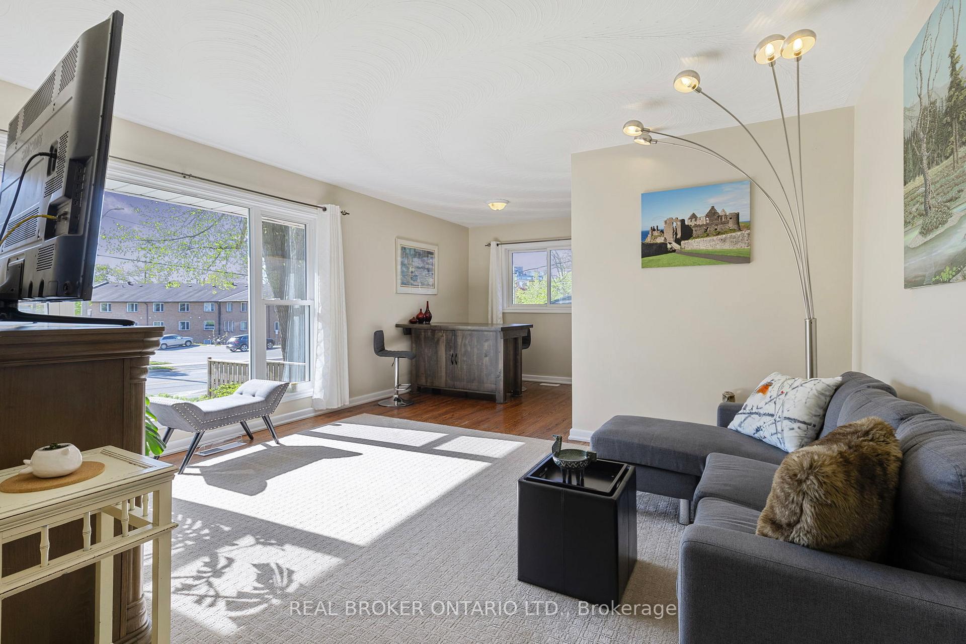 Photo 5 of 90 Johnson Street, Barrie, Codrington — HOMEH