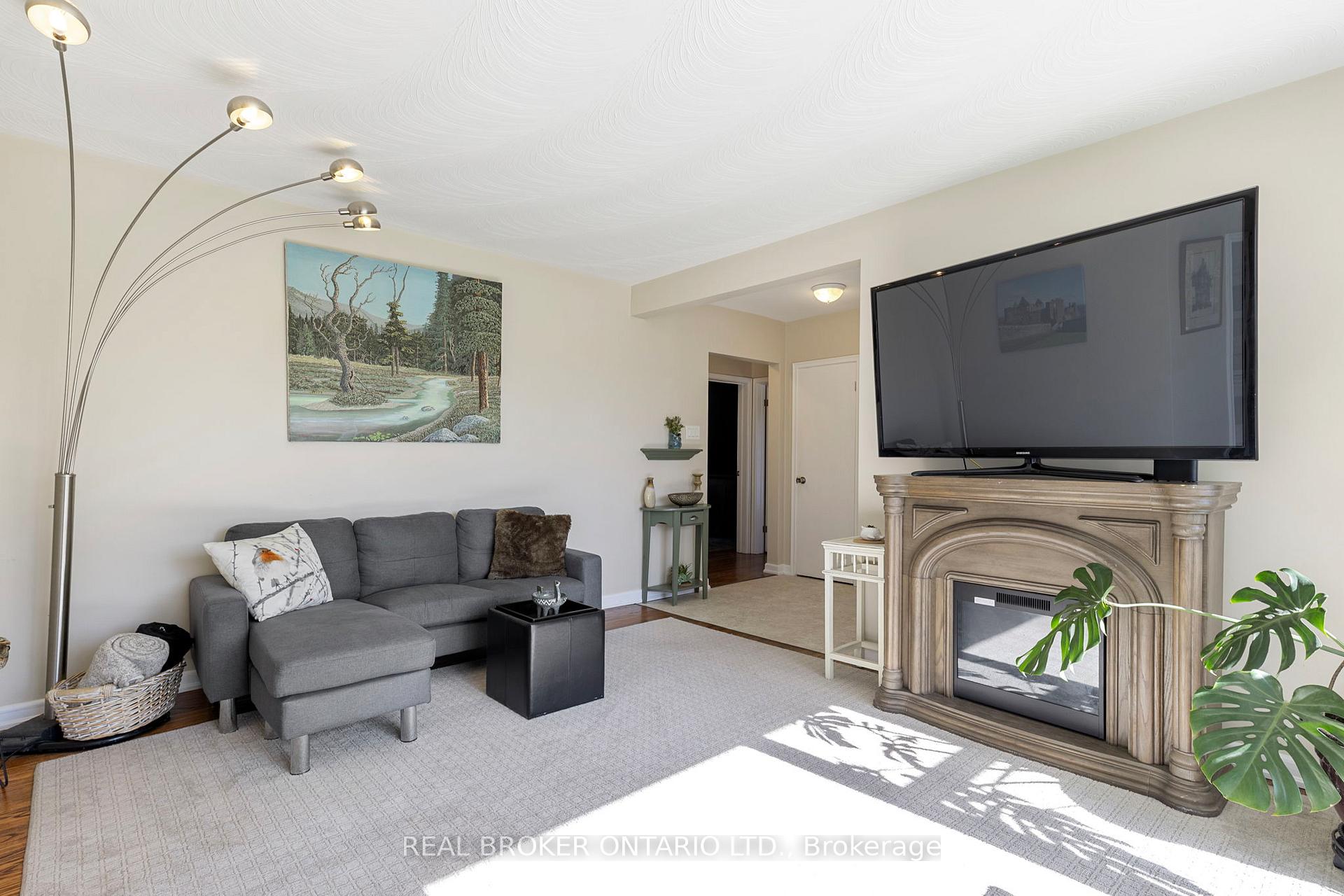 Photo 7 of 90 Johnson Street, Barrie, Codrington — HOMEH