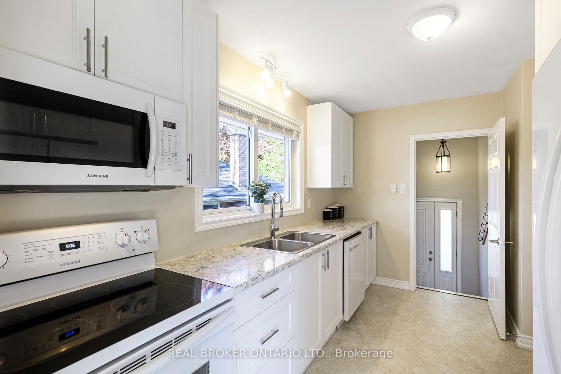 Photo 11 of 90 Johnson Street, Barrie, Codrington — HOMEH