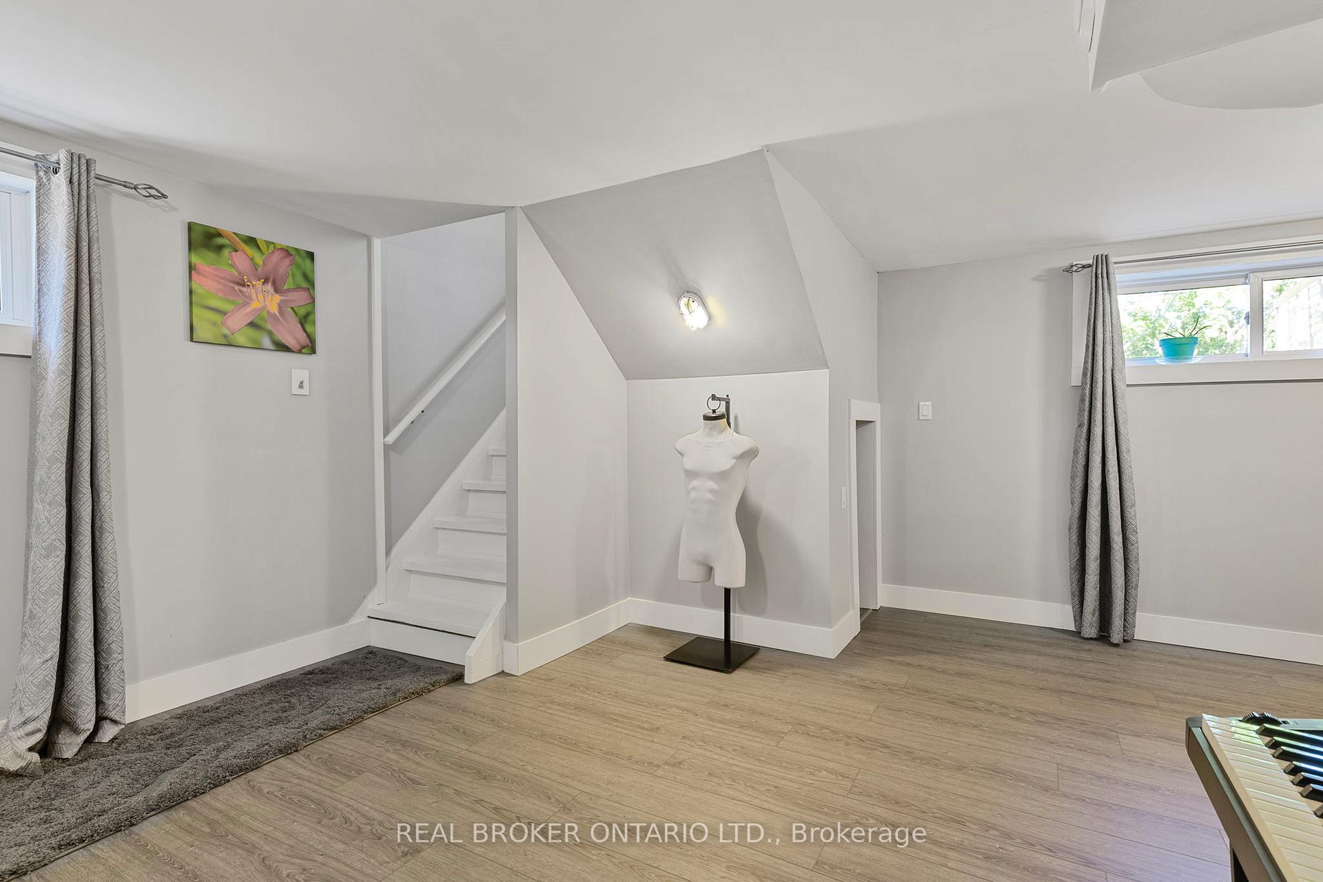 Photo 19 of 90 Johnson Street, Barrie, Codrington — HOMEH