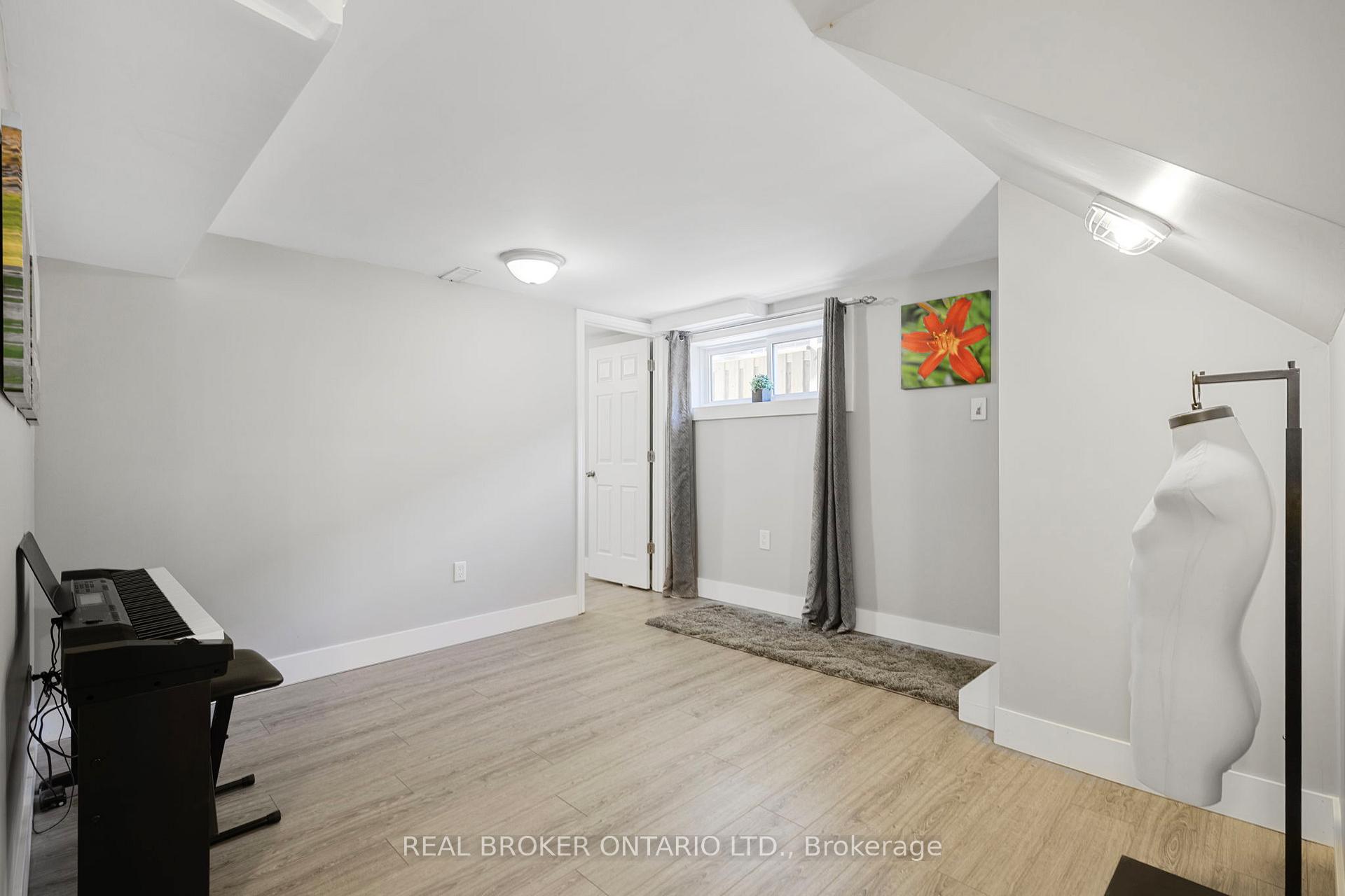 Photo 20 of 90 Johnson Street, Barrie, Codrington — HOMEH