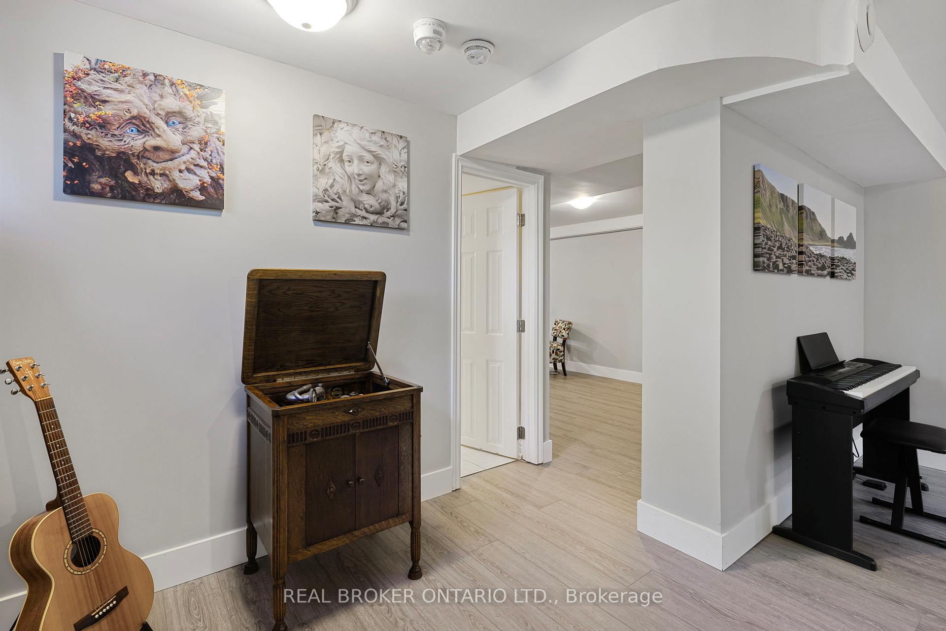 Photo 23 of 90 Johnson Street, Barrie, Codrington — HOMEH