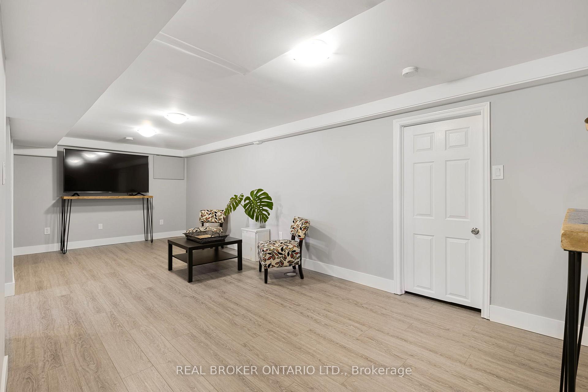 Photo 24 of 90 Johnson Street, Barrie, Codrington — HOMEH