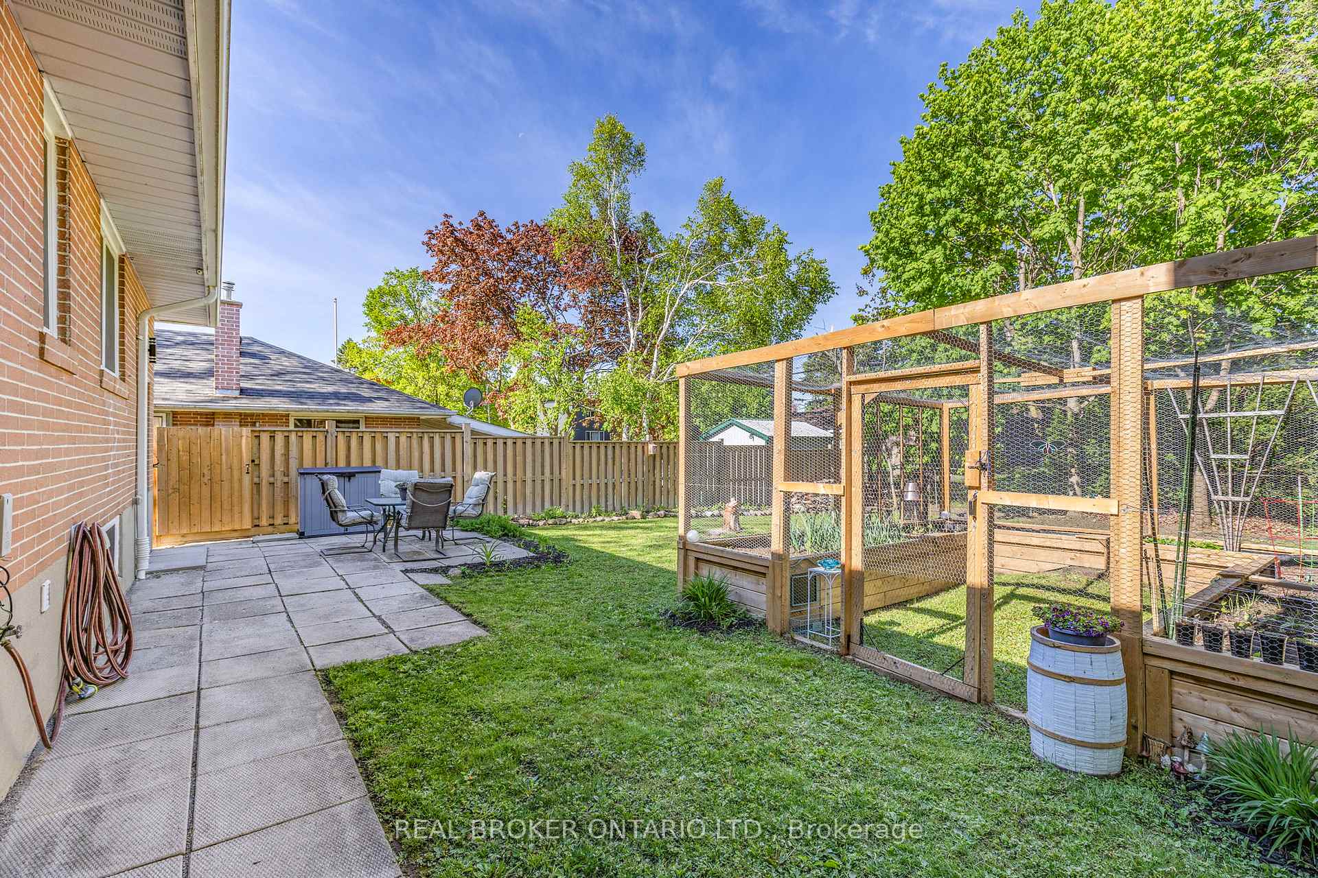 Photo 34 of 90 Johnson Street, Barrie, Codrington — HOMEH