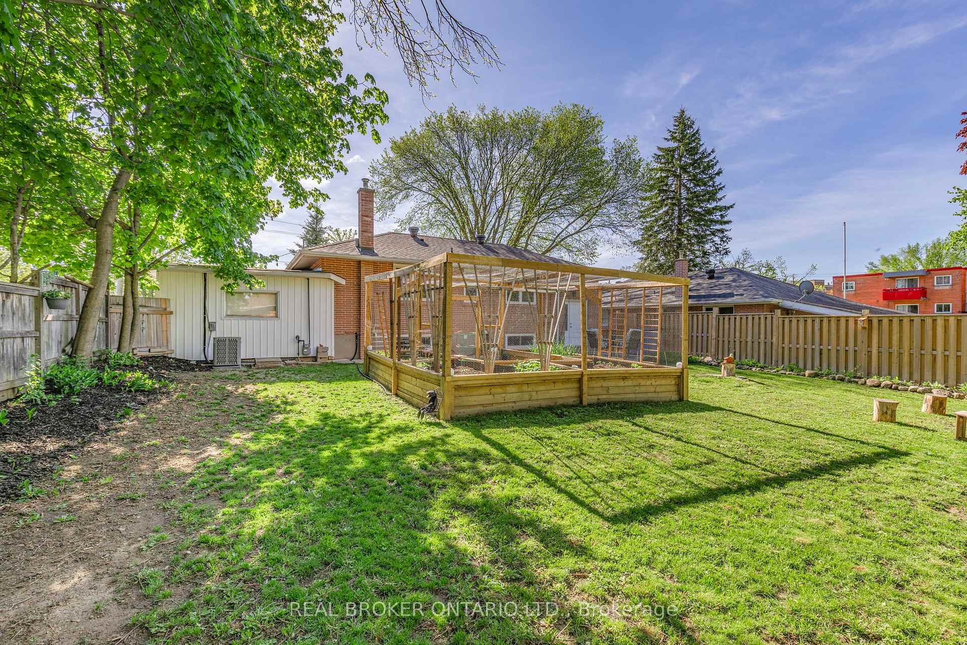 Photo 36 of 90 Johnson Street, Barrie, Codrington — HOMEH