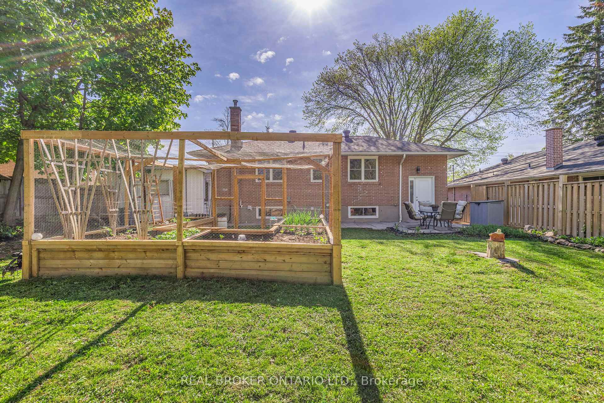 Photo 38 of 90 Johnson Street, Barrie, Codrington — HOMEH