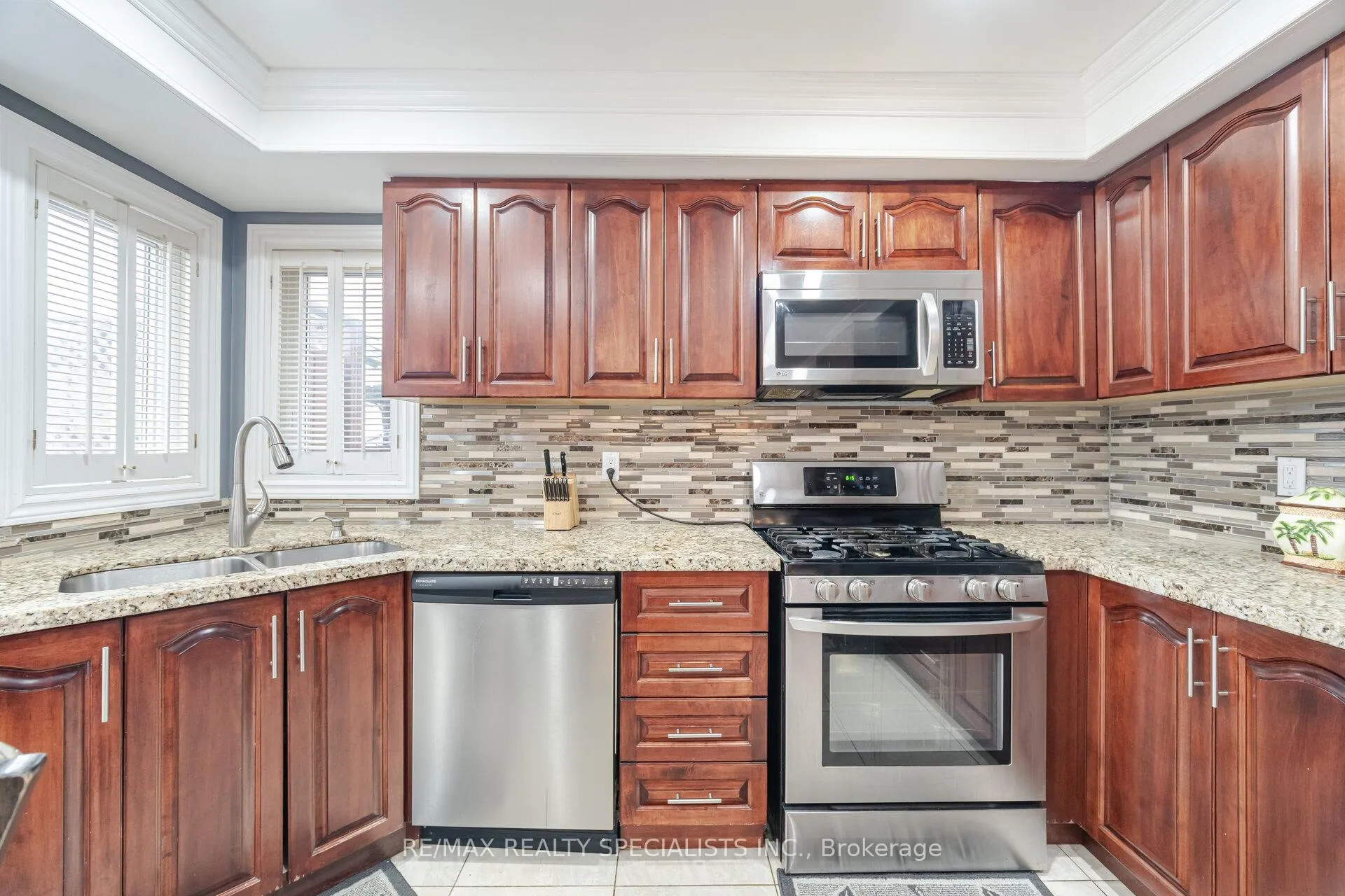 Photo 10 of 6 Chadwick Street, Brampton, Fletcher's West — HOMEH