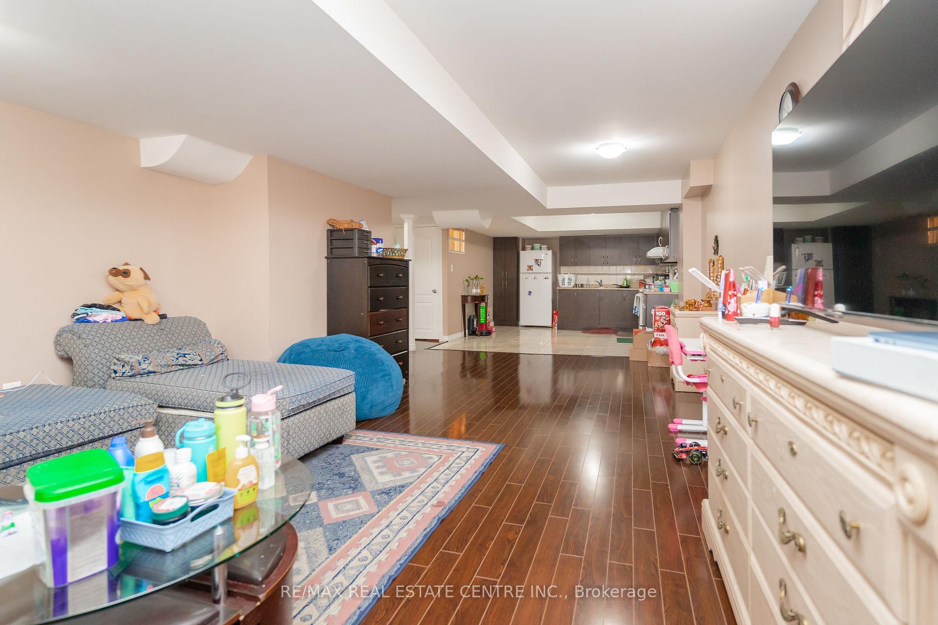 Photo 16 of 18 Rampart Drive, Brampton, Vales of Castlemore North — HOMEH