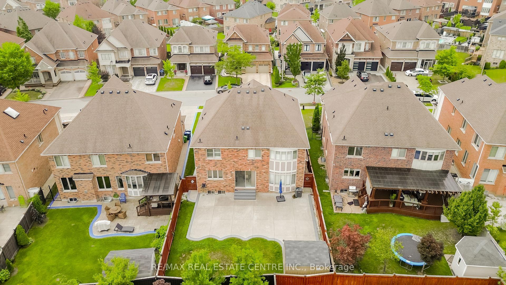 Photo 22 of 18 Rampart Drive, Brampton, Vales of Castlemore North — HOMEH