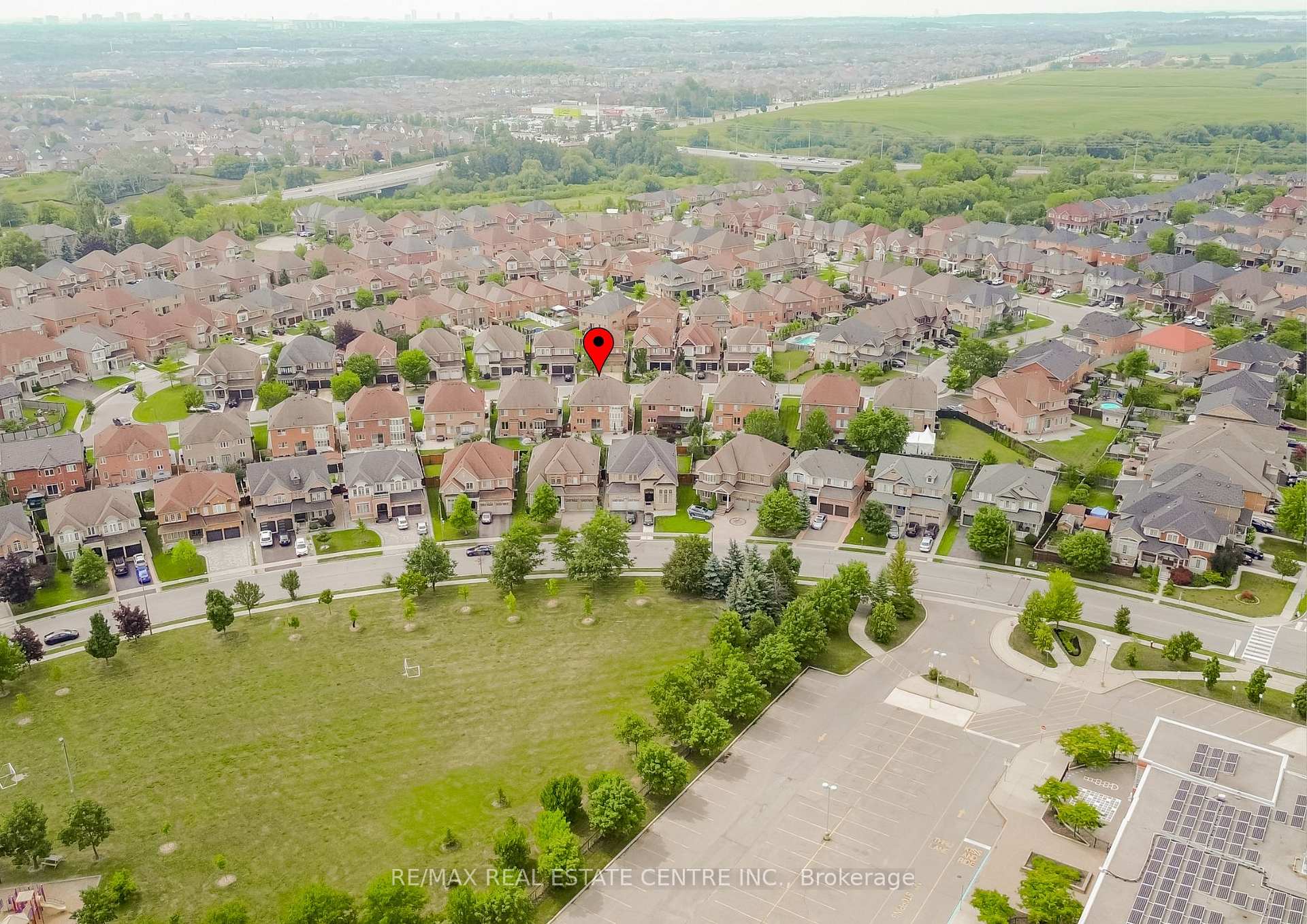 Photo 25 of 18 Rampart Drive, Brampton, Vales of Castlemore North — HOMEH