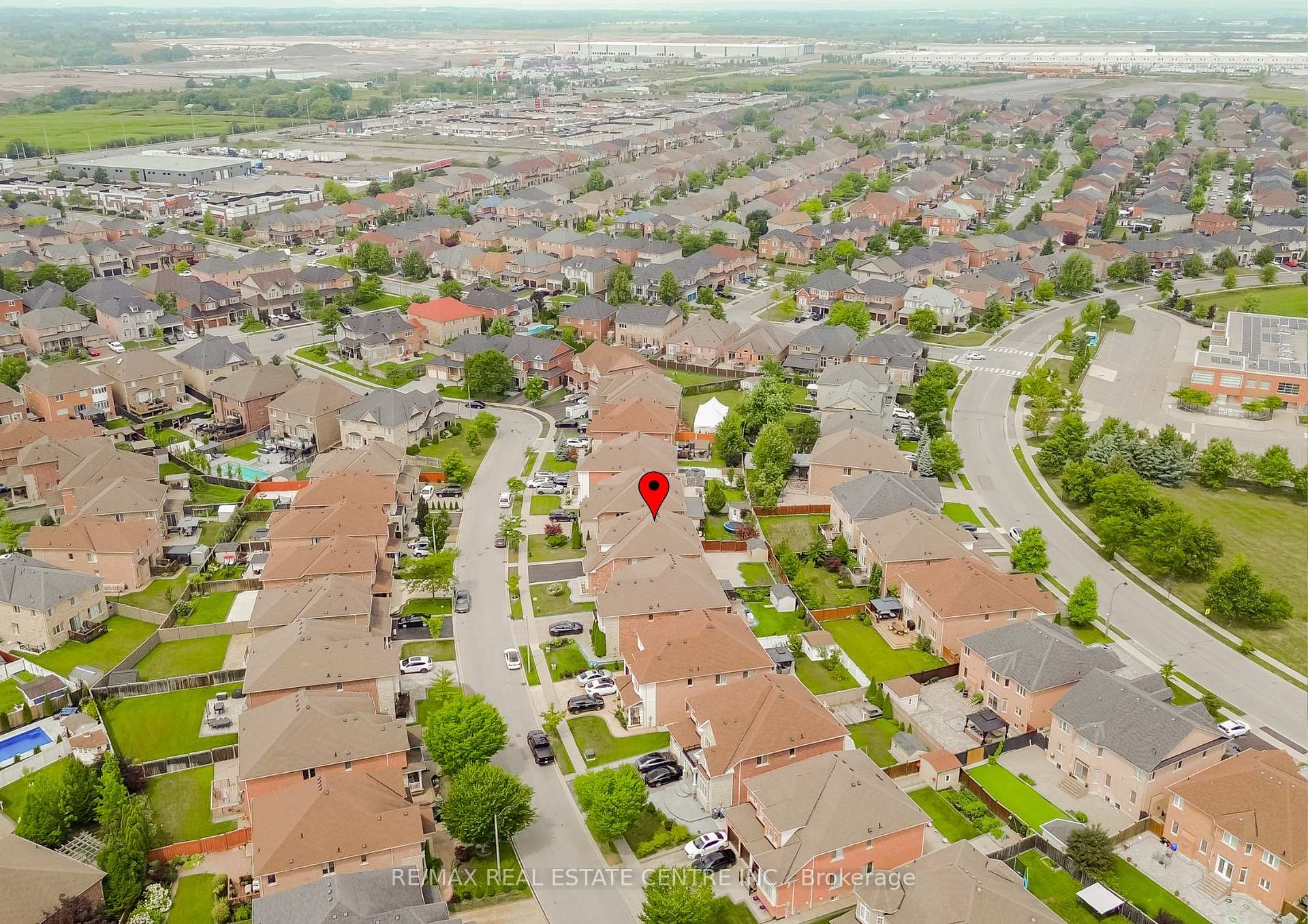 Photo 7 of 18 Rampart Drive, Brampton, Vales of Castlemore North — HOMEH