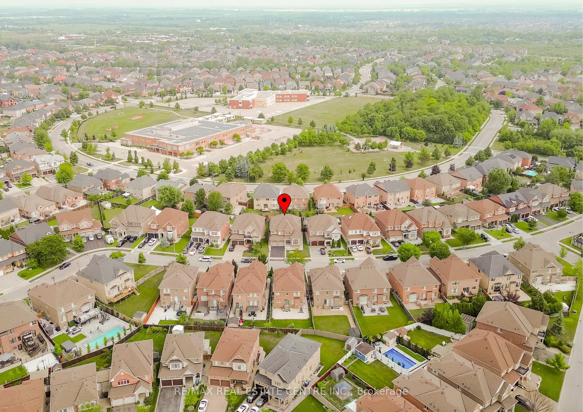 Photo 15 of 18 Rampart Drive, Brampton, Vales of Castlemore North — HOMEH