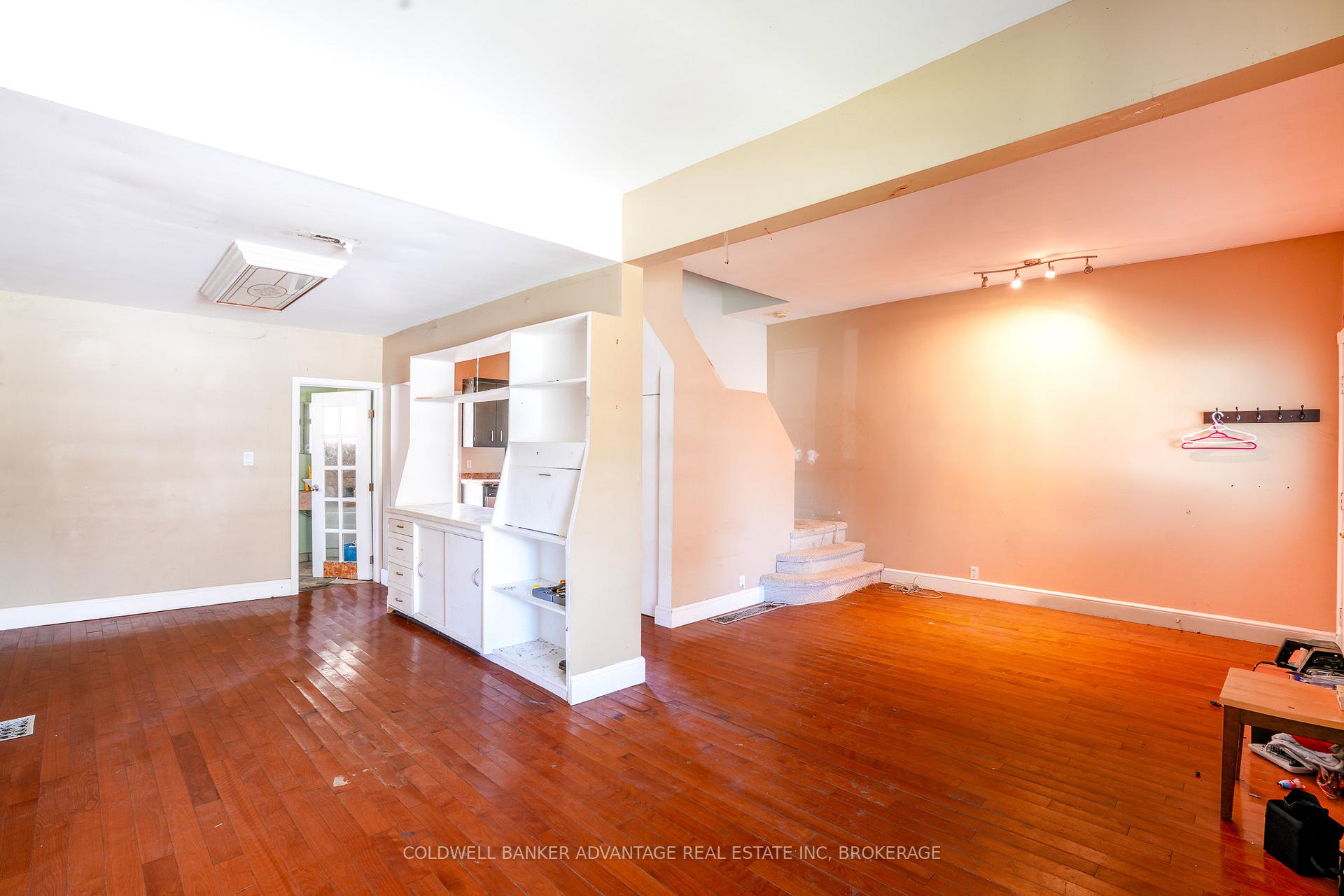 Photo 3 of 76 East 24th Street, Hamilton, Eastmount — HOMEH