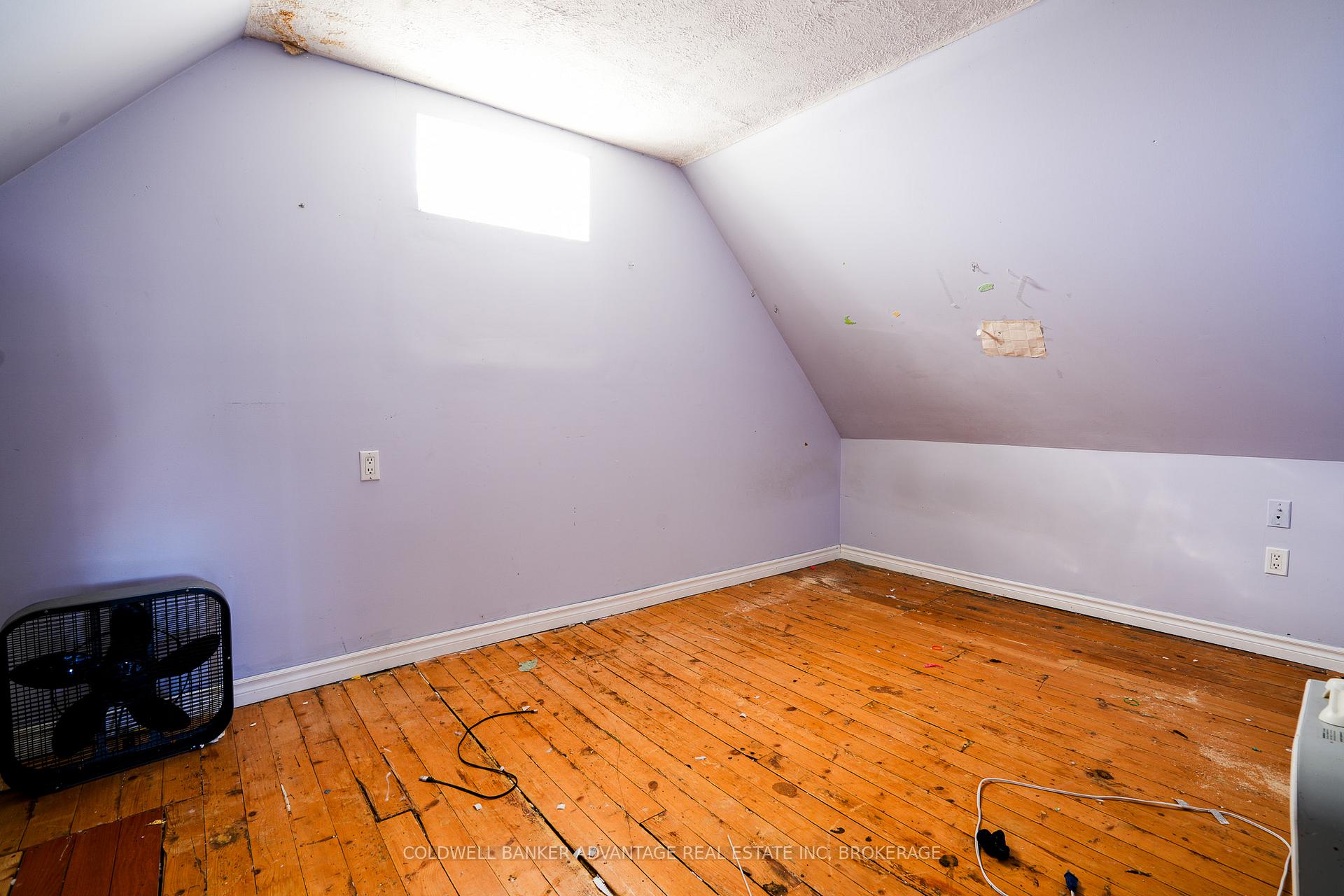 Photo 6 of 76 East 24th Street, Hamilton, Eastmount — HOMEH