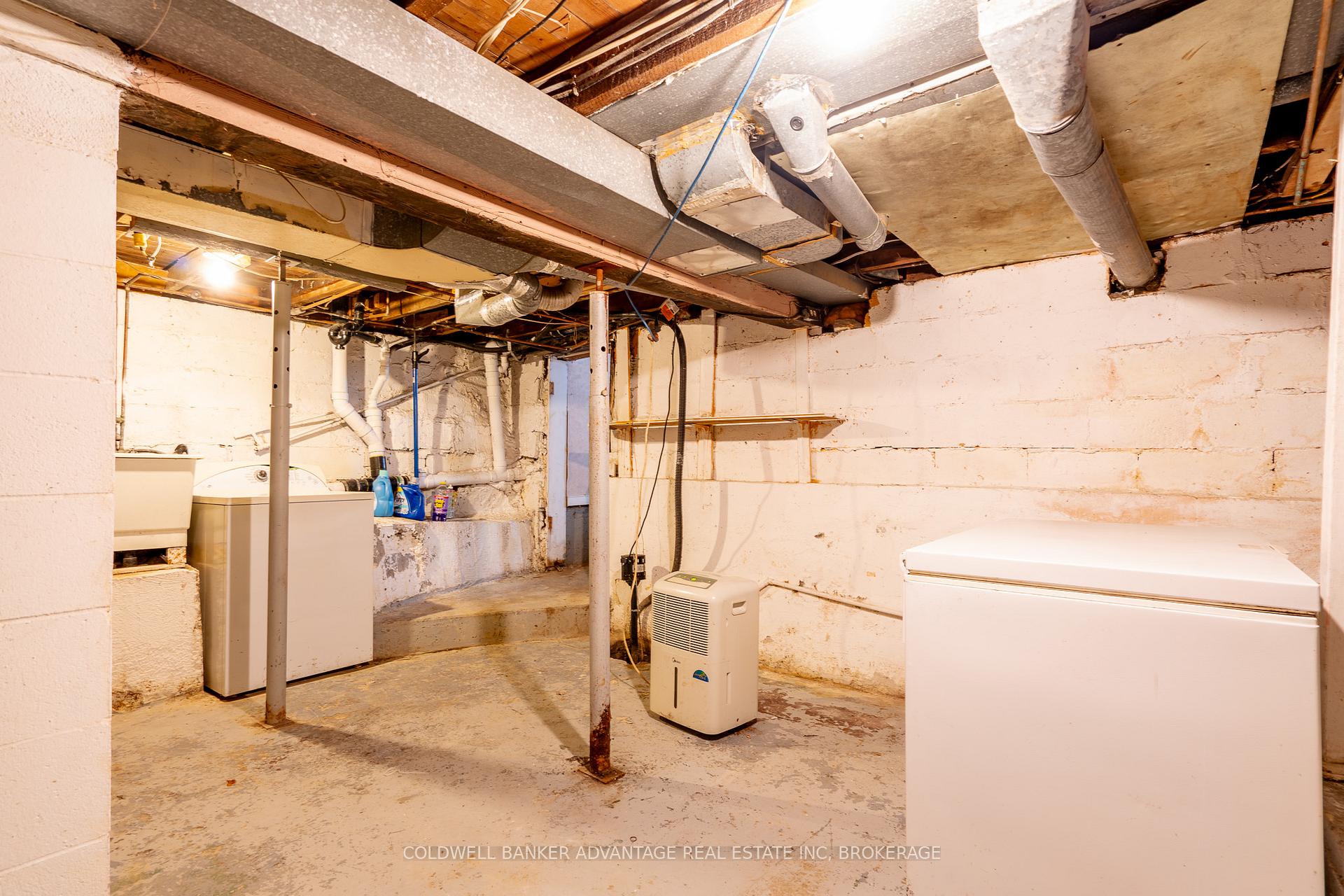 Photo 13 of 76 East 24th Street, Hamilton, Eastmount — HOMEH