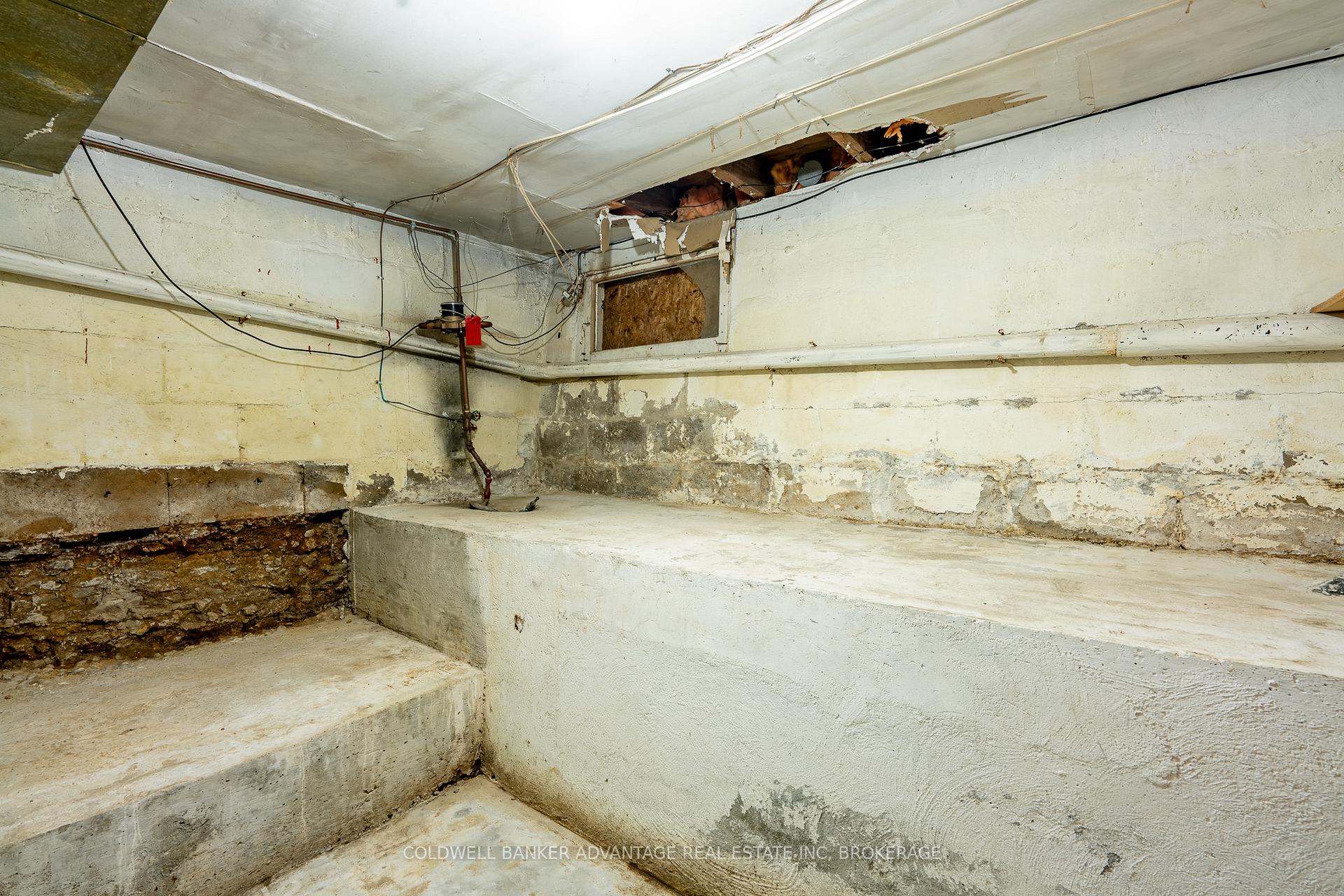 Photo 14 of 76 East 24th Street, Hamilton, Eastmount — HOMEH