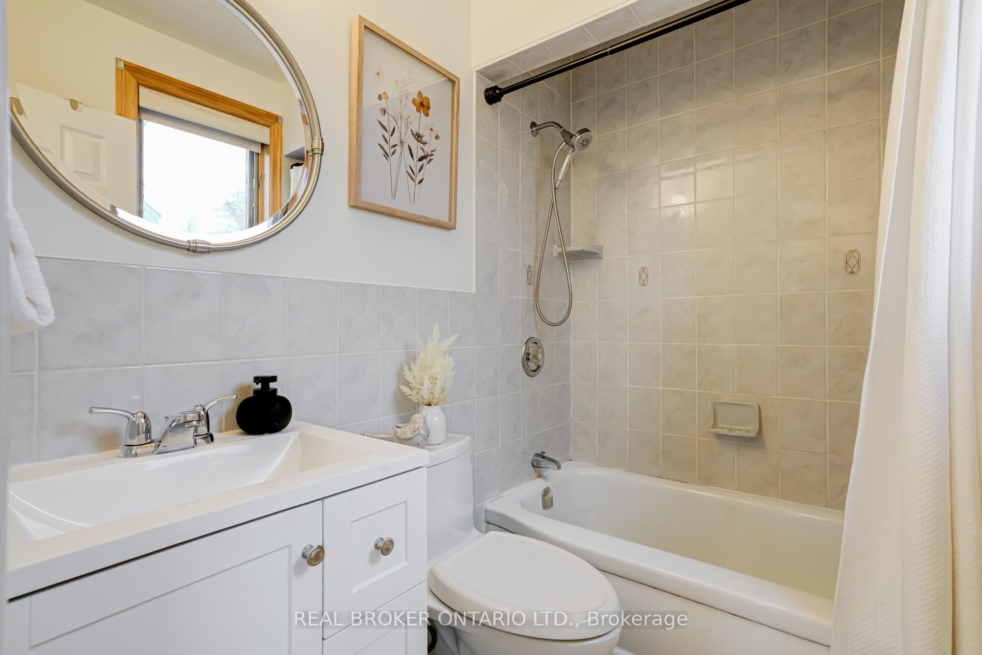 Photo 16 of 21 Gailmont Drive, Hamilton, Corman — HOMEH