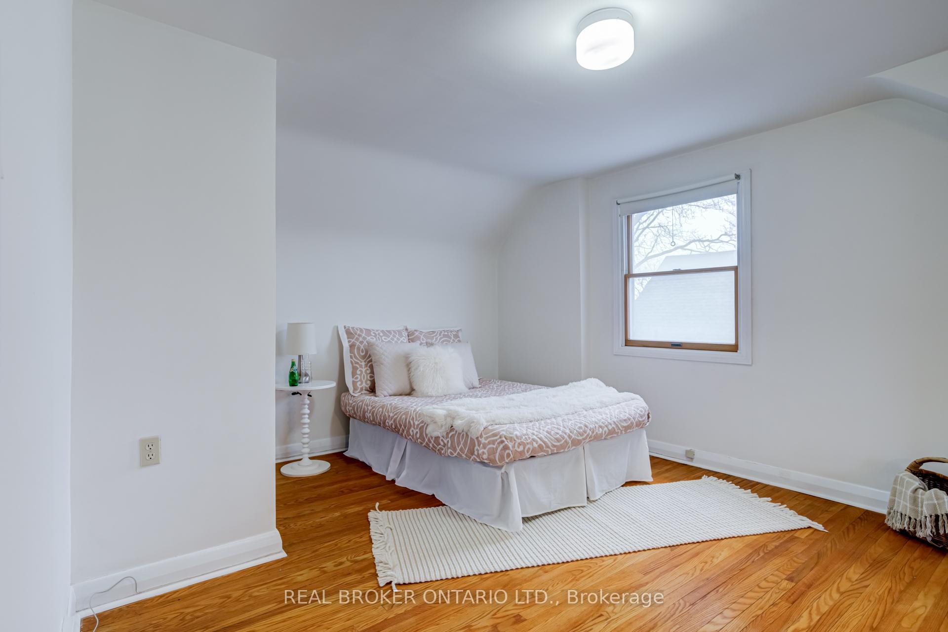 Photo 17 of 21 Gailmont Drive, Hamilton, Corman — HOMEH