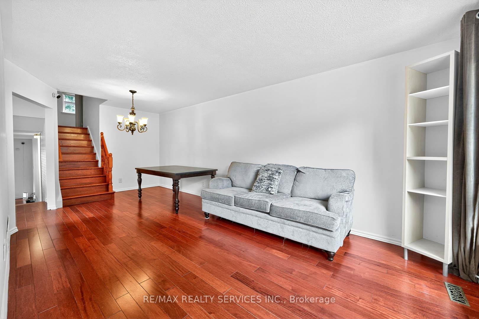 Photo 32 of 28 Chipwood Crescent, Brampton, Madoc — HOMEH