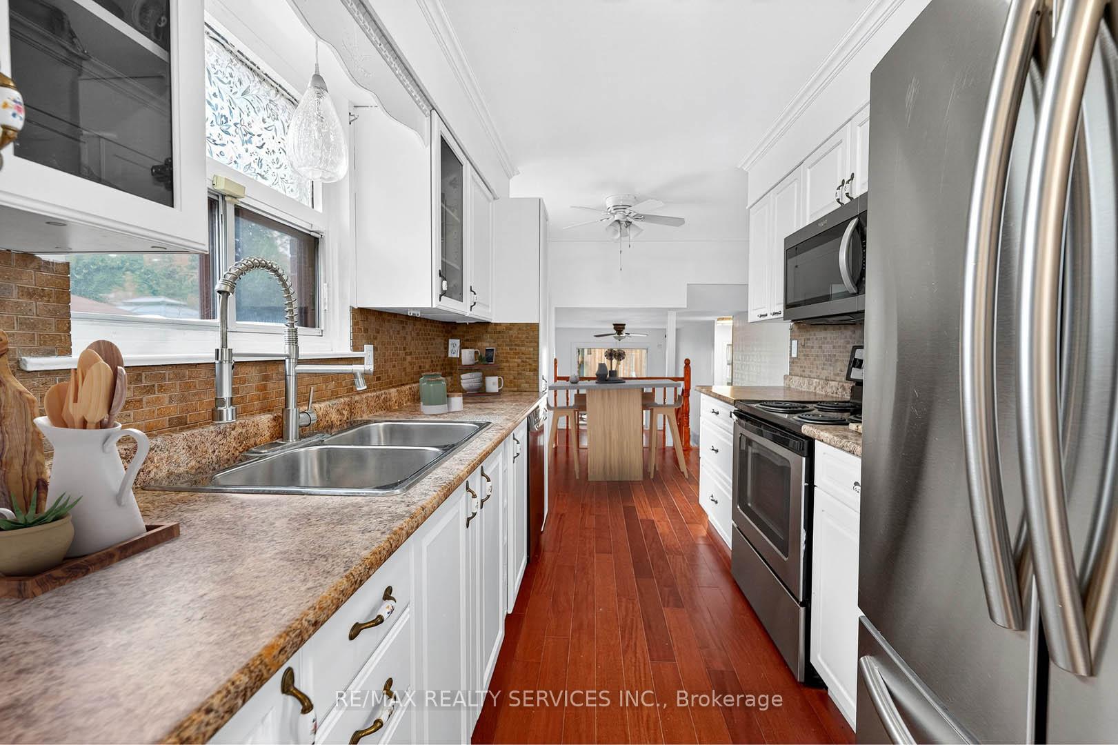 Photo 8 of 28 Chipwood Crescent, Brampton, Madoc — HOMEH