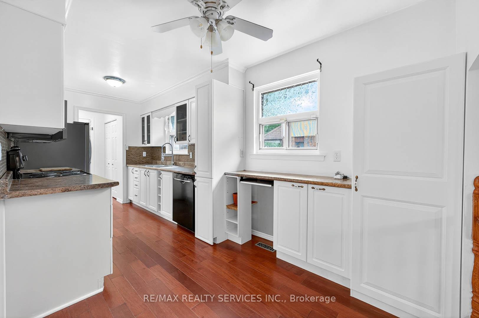 Photo 7 of 28 Chipwood Crescent, Brampton, Madoc — HOMEH