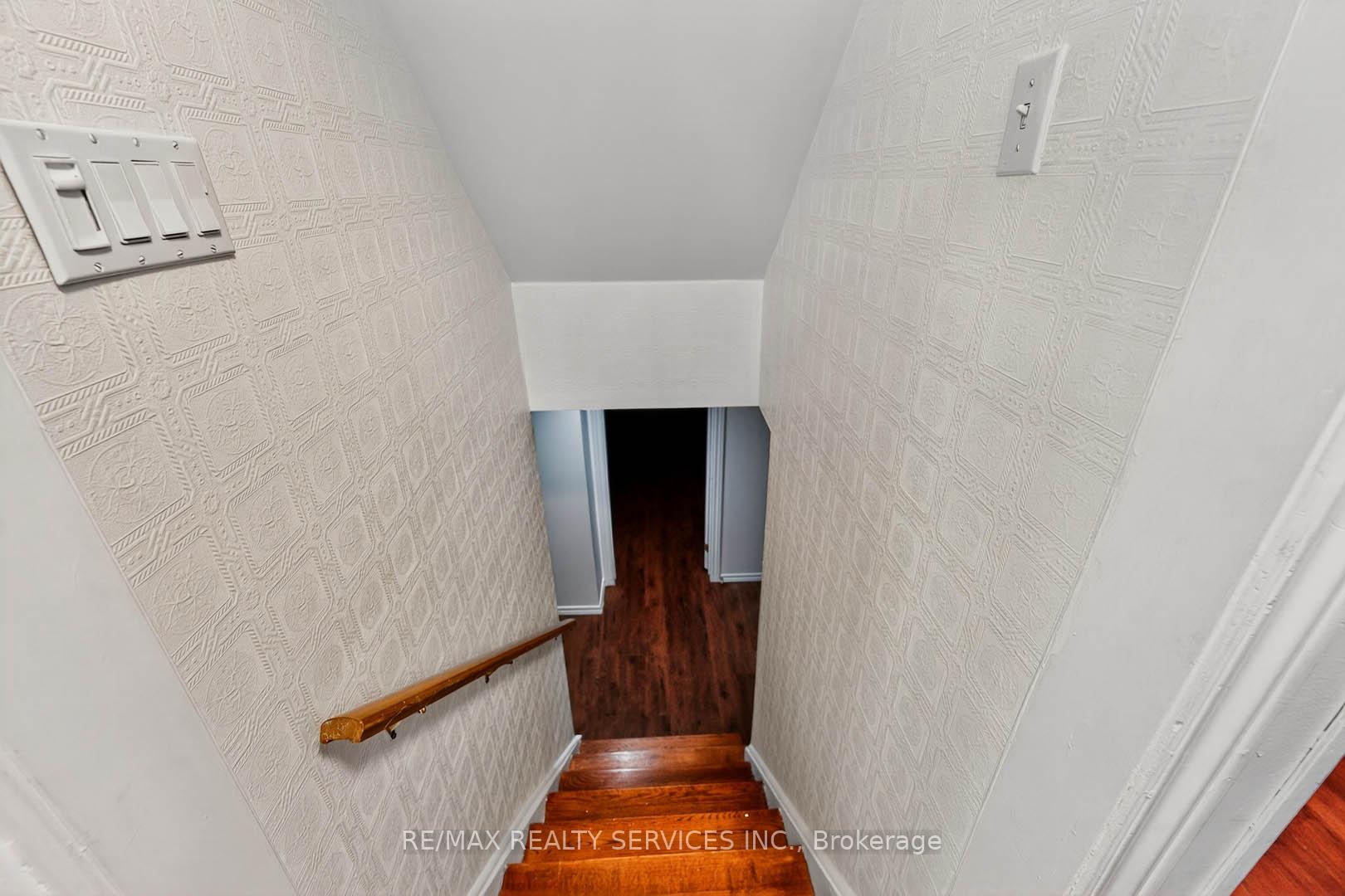 Photo 30 of 28 Chipwood Crescent, Brampton, Madoc — HOMEH