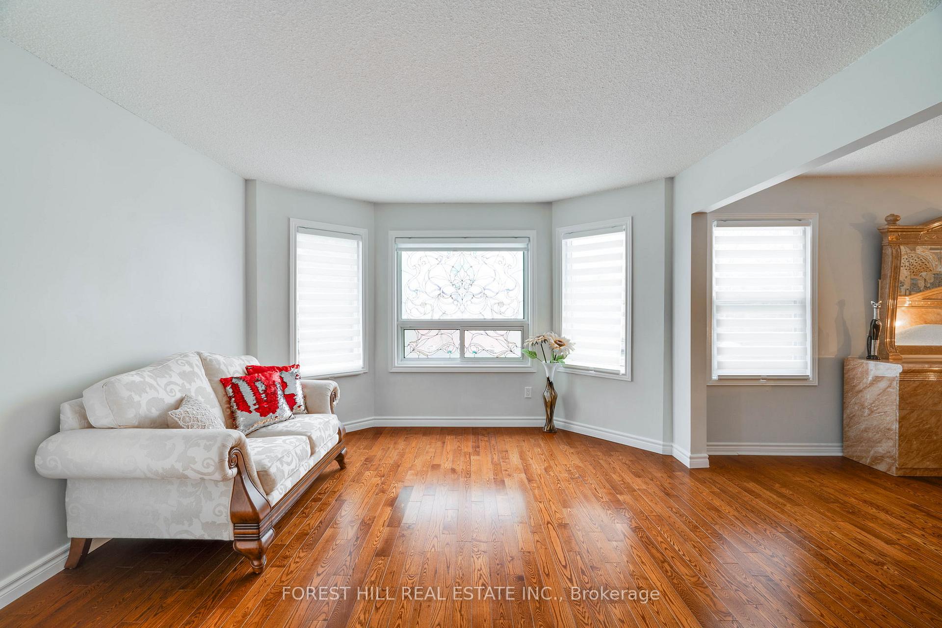 Photo 23 of 48 Haskell Crescent, Aurora, Aurora Highlands — HOMEH