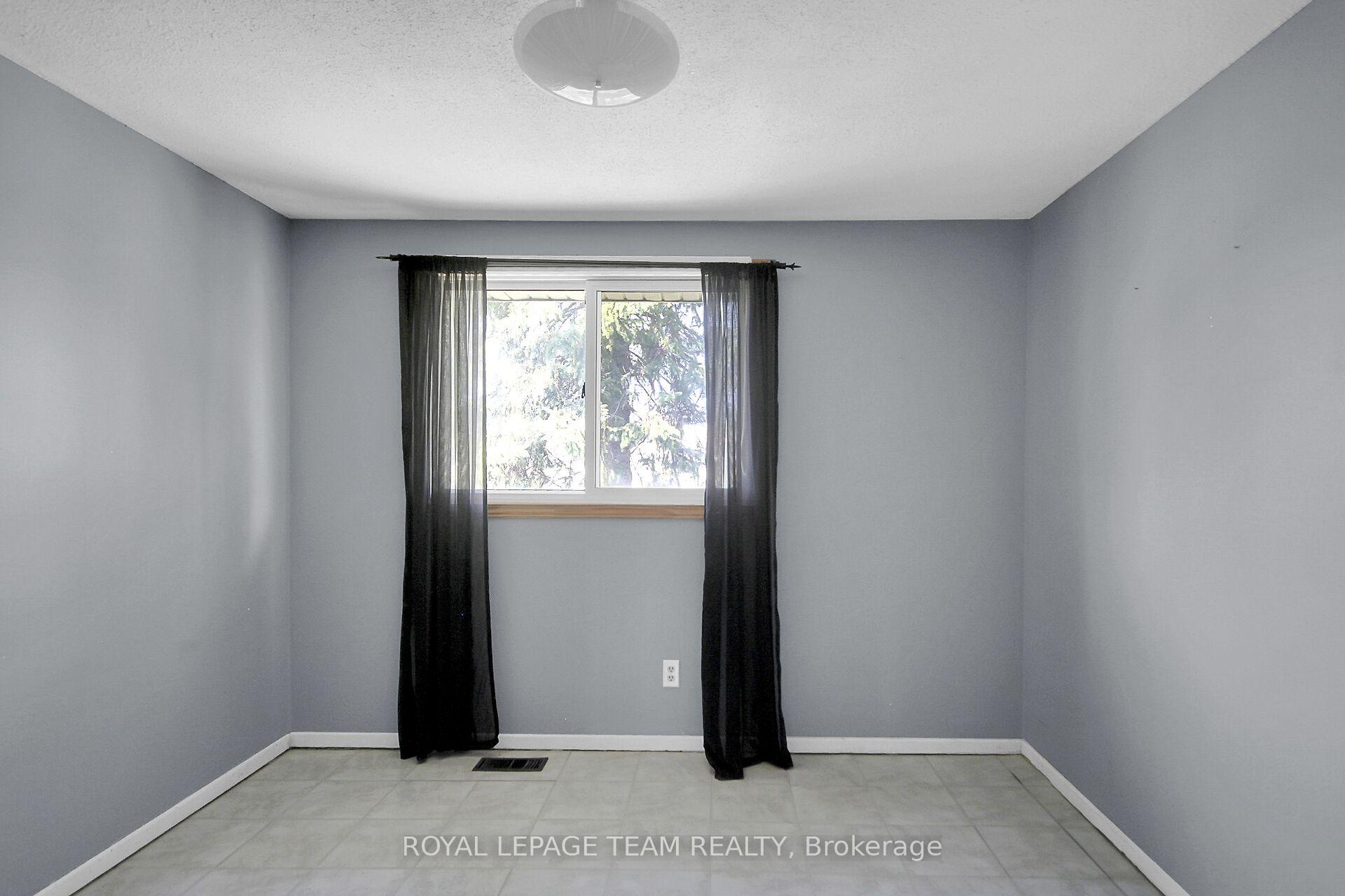 Photo 35 of Unit D, 459 Moodie Drive, Ottawa, Arbeatha Park — HOMEH