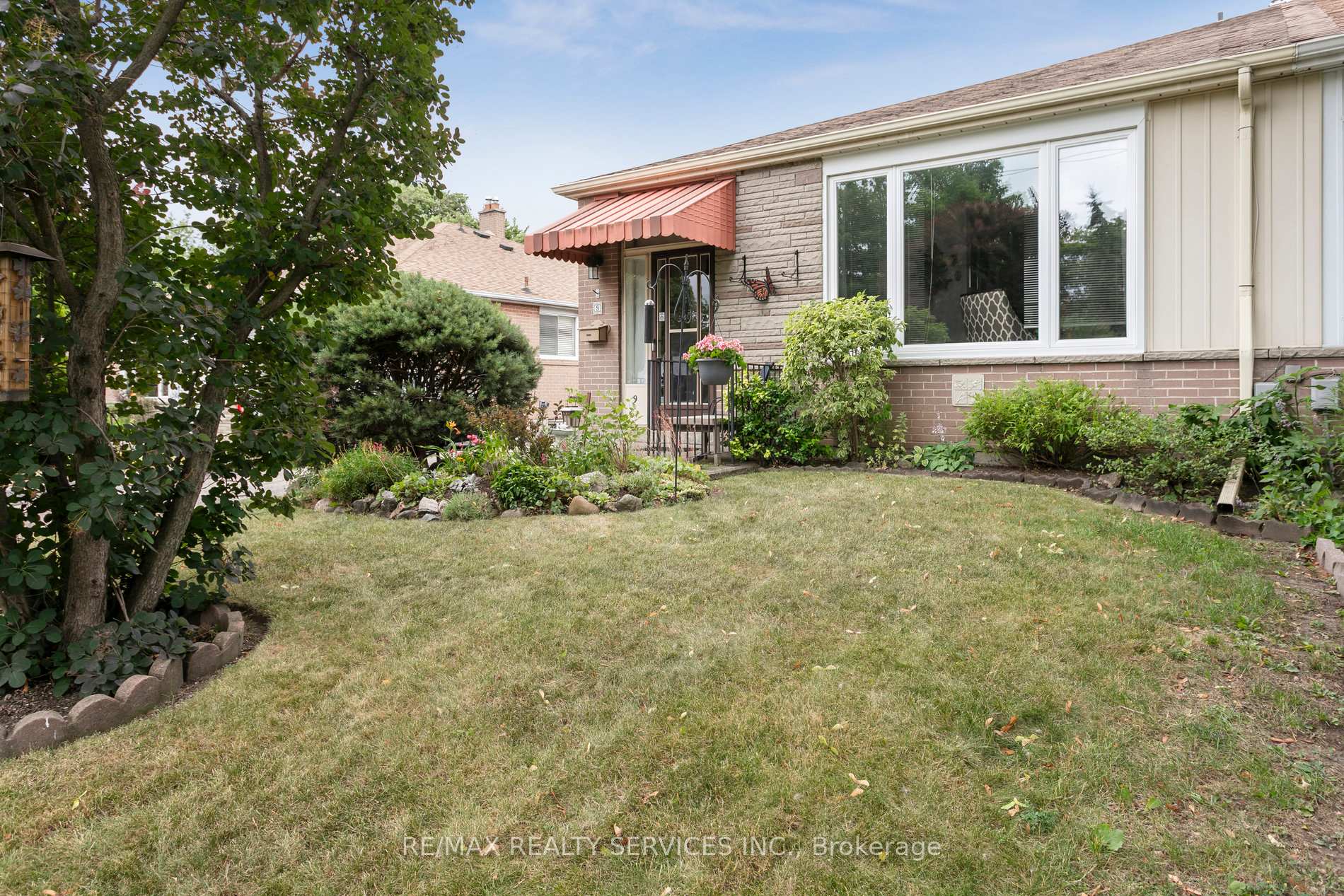 Photo 1 of 9 Algonquin Boulevard, Brampton, Avondale — HOMEH