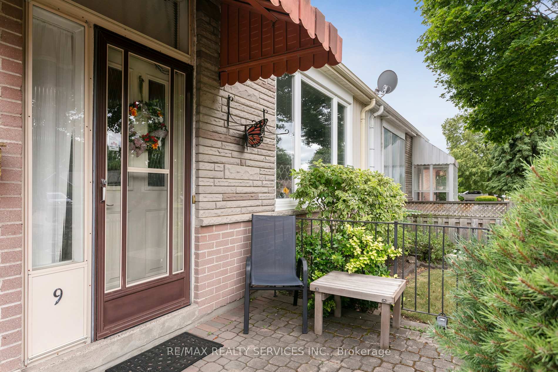 Photo 6 of 9 Algonquin Boulevard, Brampton, Avondale — HOMEH
