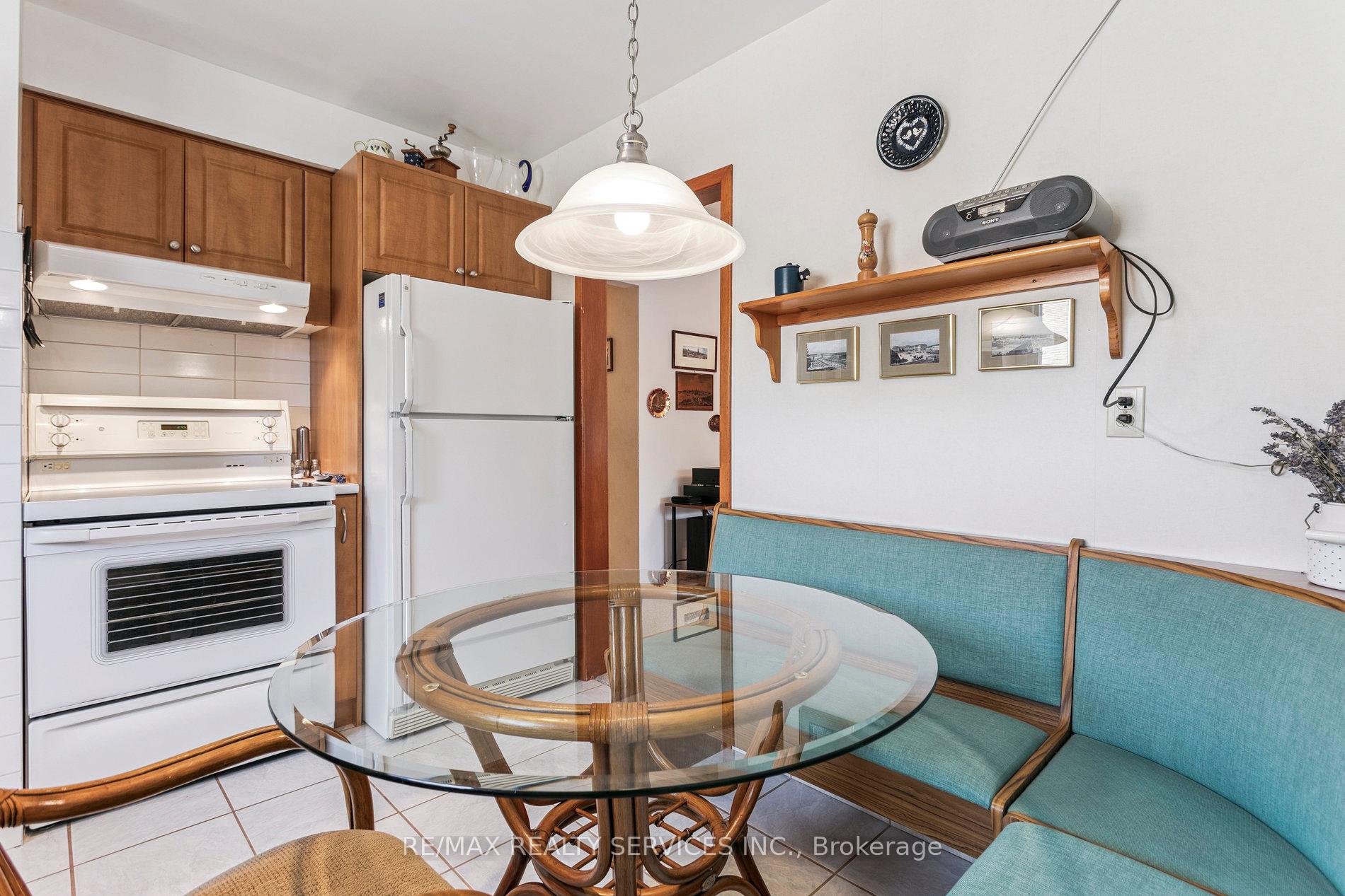 Photo 13 of 9 Algonquin Boulevard, Brampton, Avondale — HOMEH