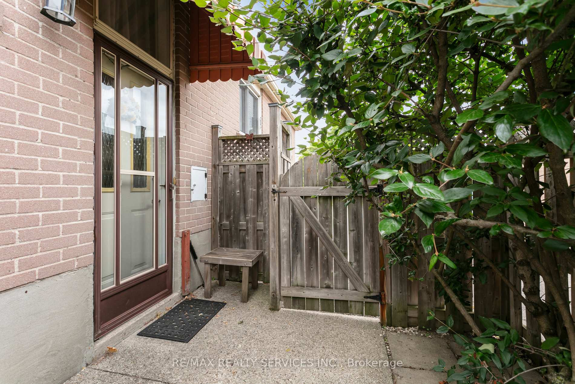 Photo 21 of 9 Algonquin Boulevard, Brampton, Avondale — HOMEH