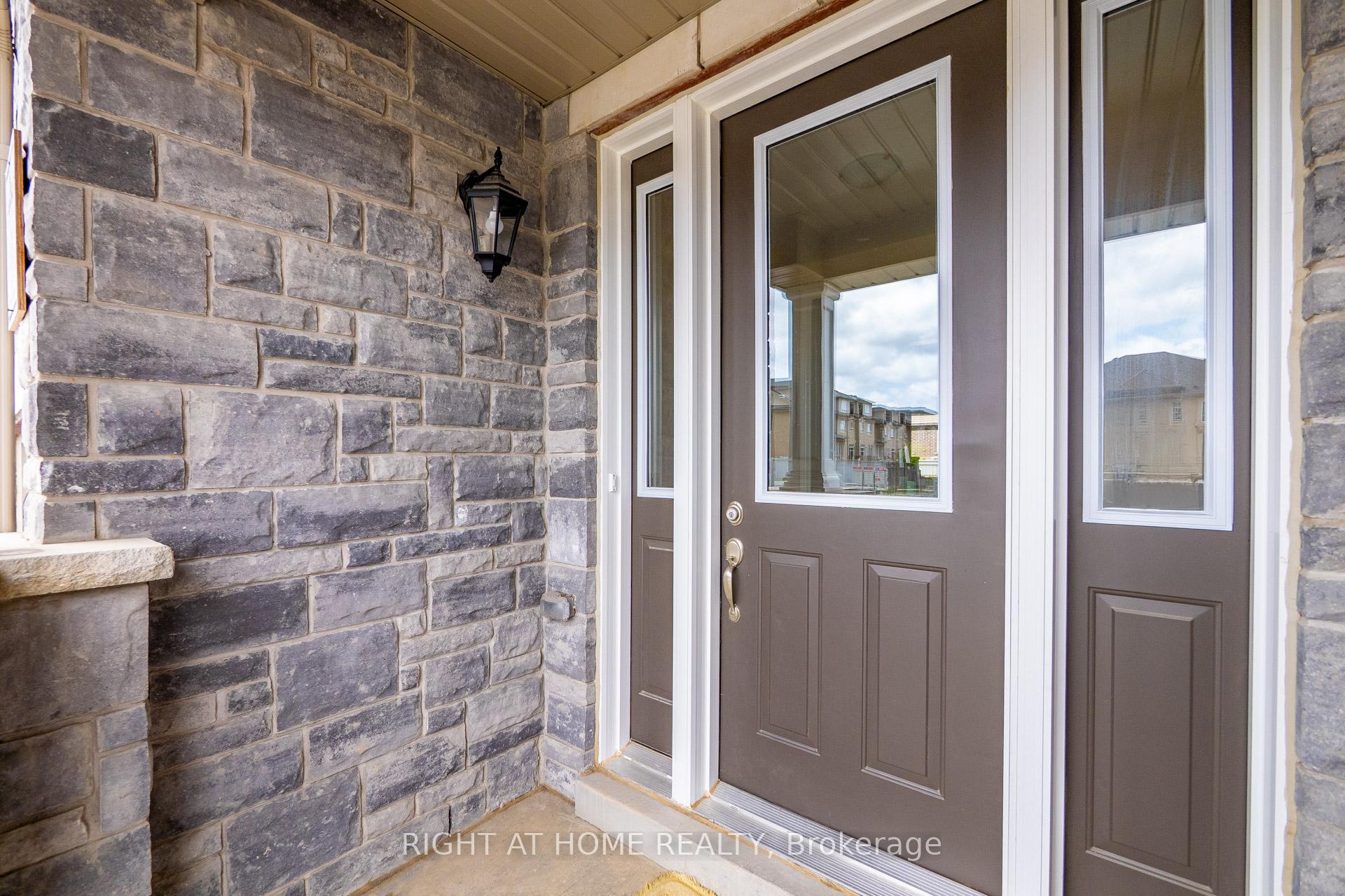 Photo 5 of 349 Raymond Road, Hamilton, Ancaster — HOMEH