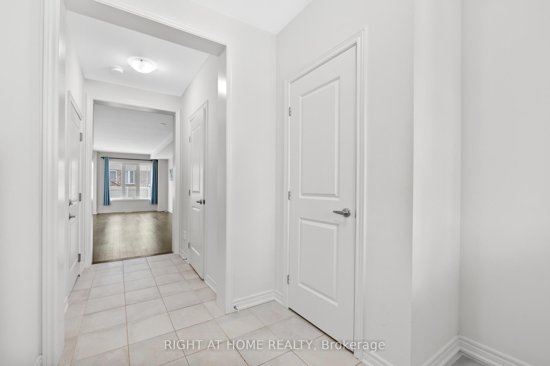 Photo 7 of 349 Raymond Road, Hamilton, Ancaster — HOMEH
