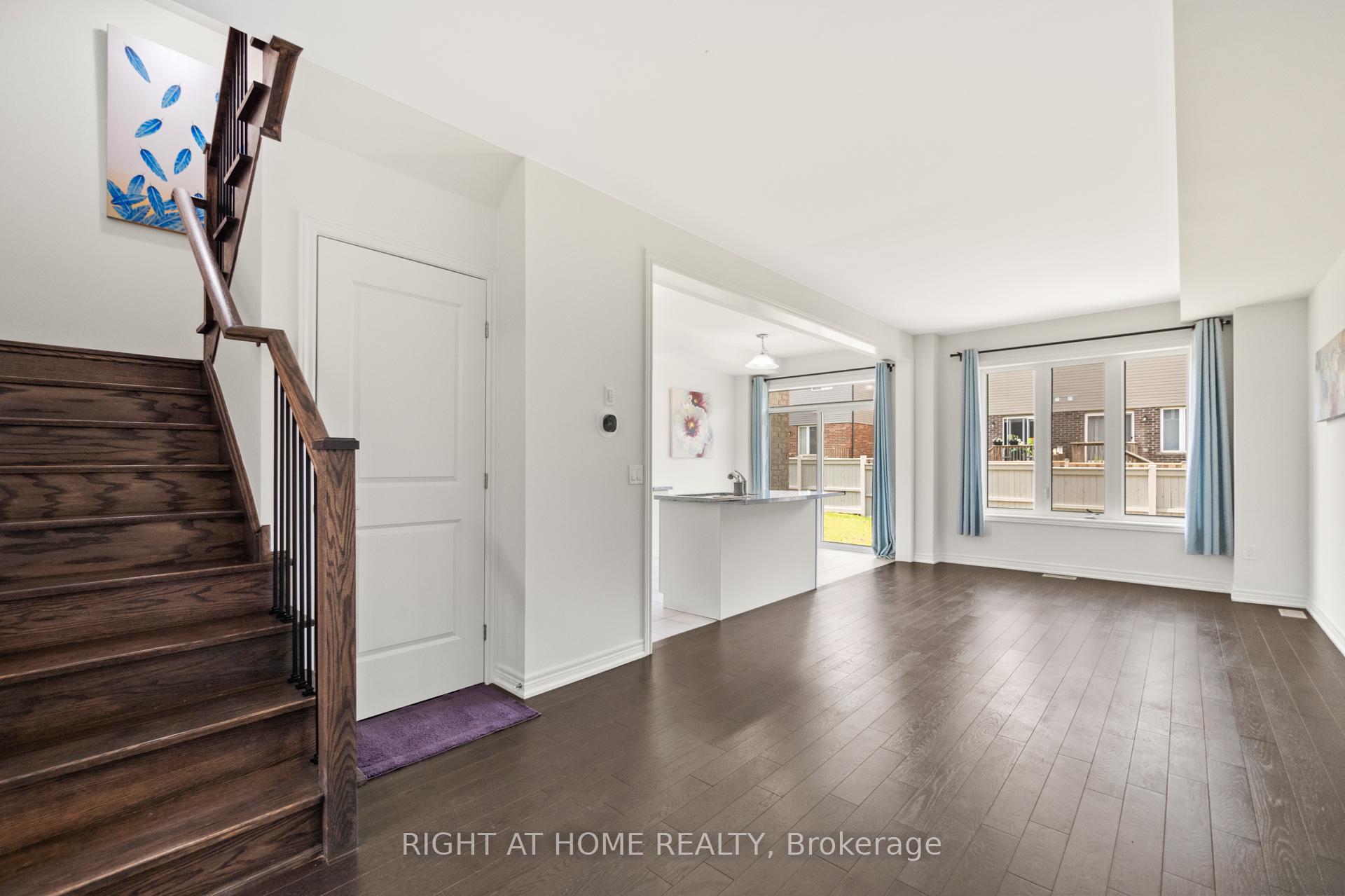 Photo 10 of 349 Raymond Road, Hamilton, Ancaster — HOMEH