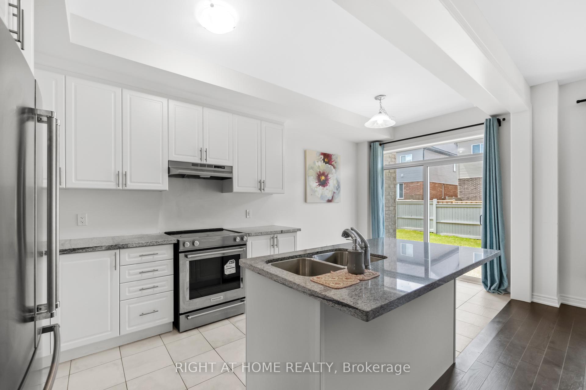 Photo 20 of 349 Raymond Road, Hamilton, Ancaster — HOMEH