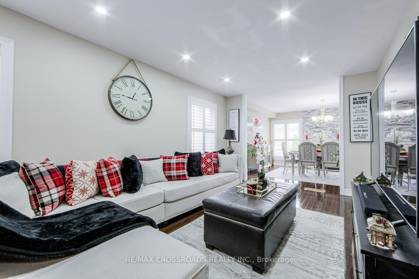 Photo 37 of 34 Narrow Valley Crescent, Brampton, Sandringham-Wellington — HOMEH