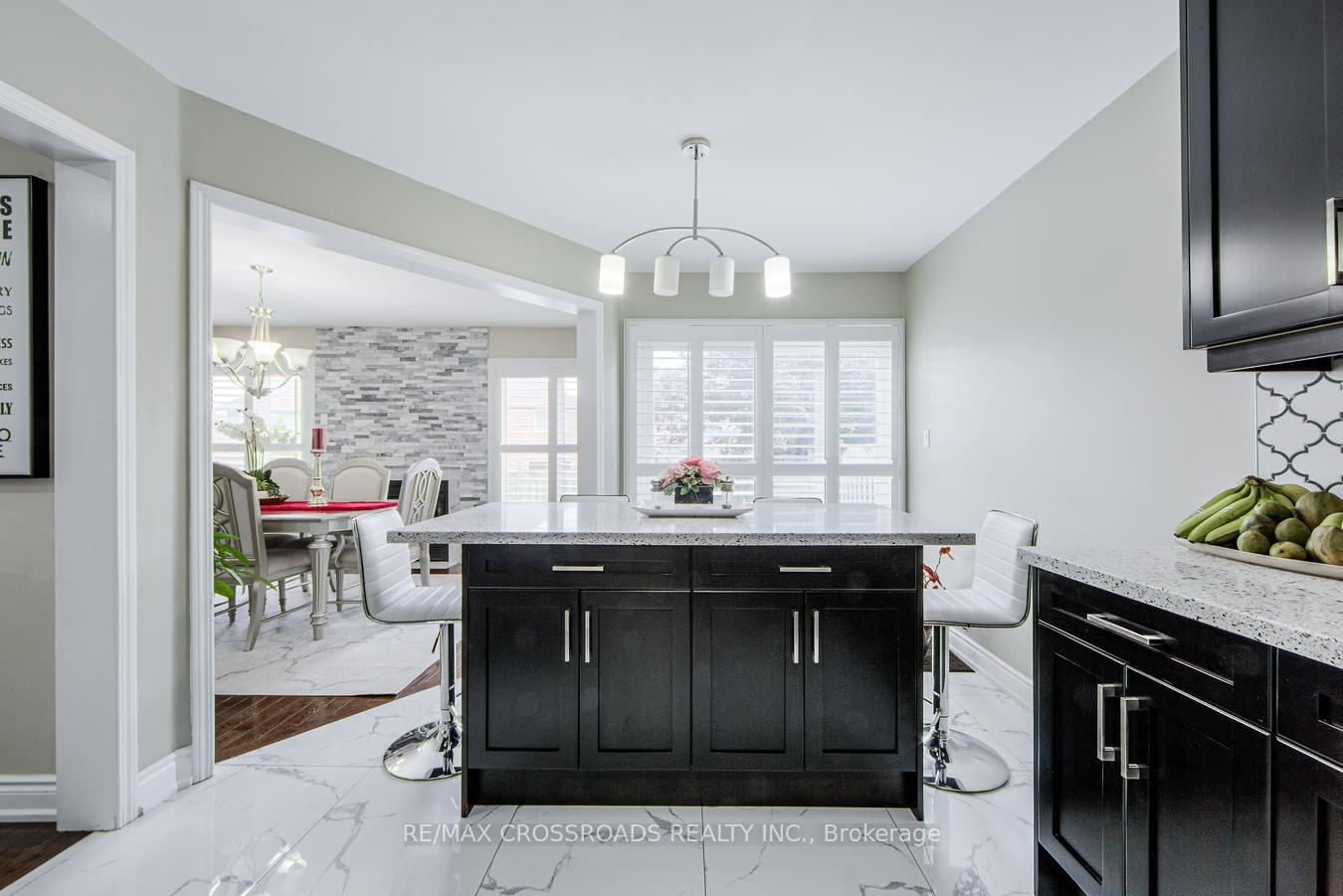 Photo 5 of 34 Narrow Valley Crescent, Brampton, Sandringham-Wellington — HOMEH