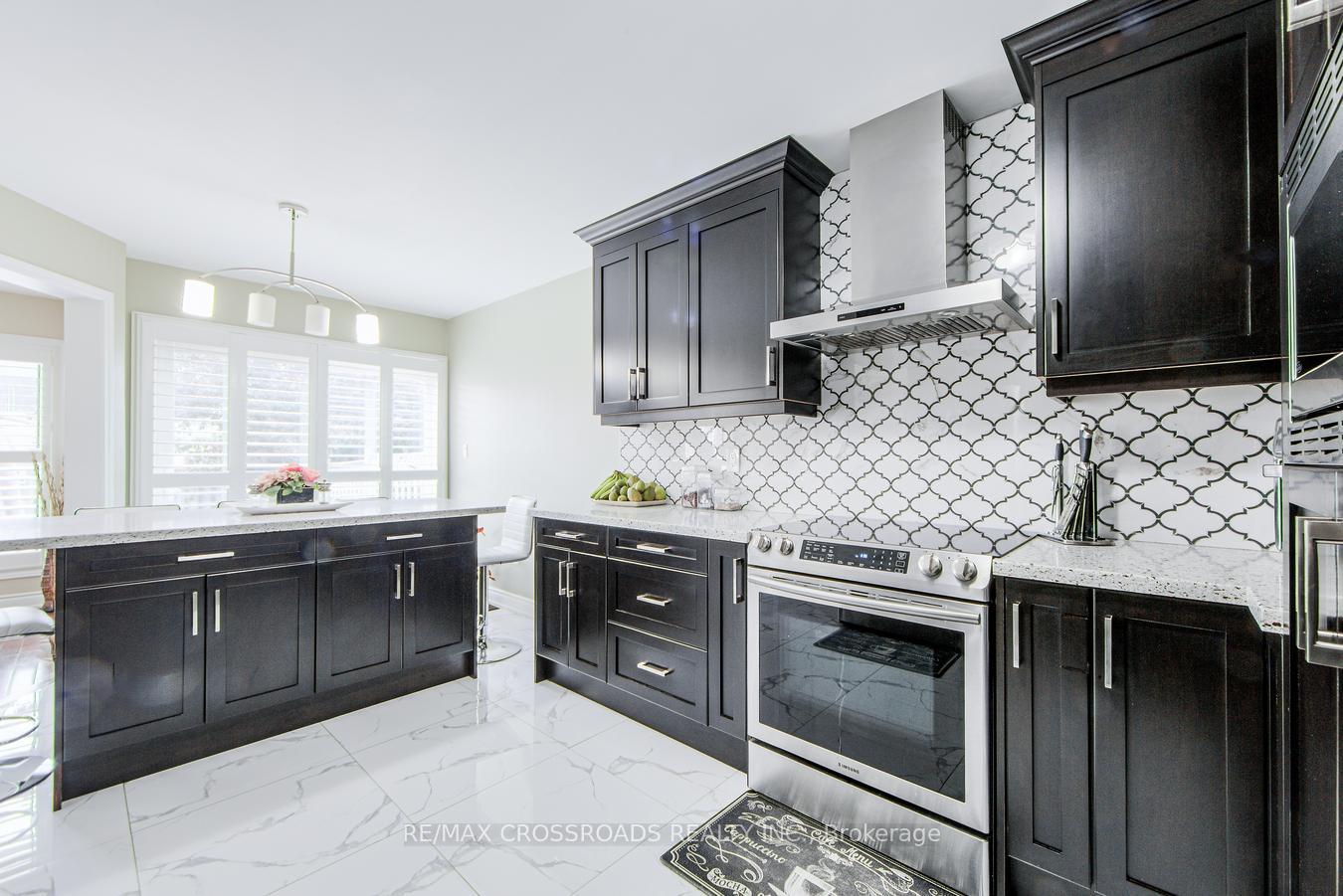 Photo 6 of 34 Narrow Valley Crescent, Brampton, Sandringham-Wellington — HOMEH